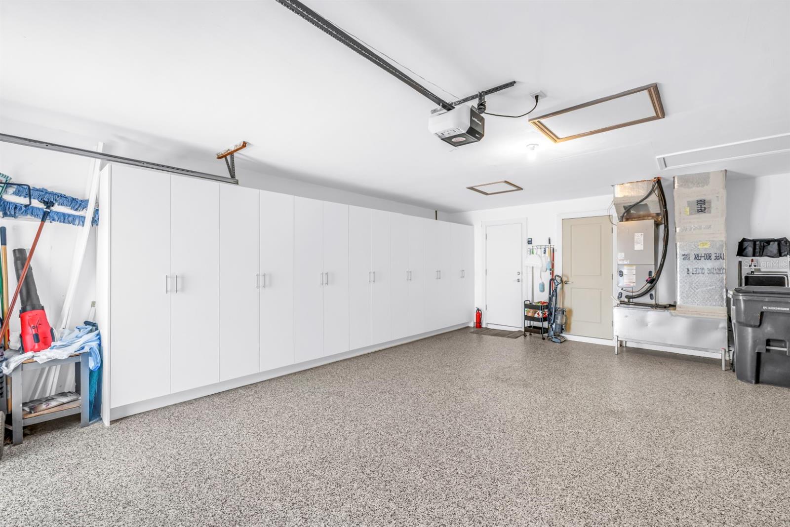 Listing photo id 49 for 795 Capri Boulevard