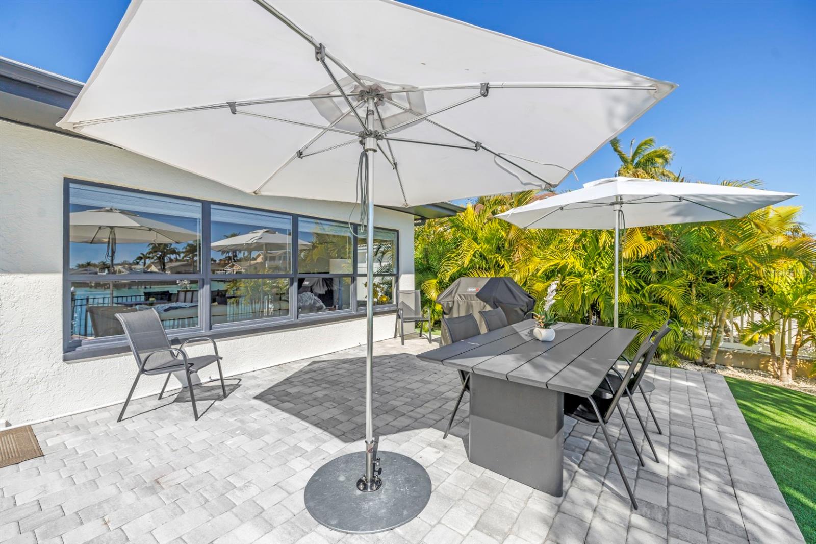 Listing photo id 53 for 795 Capri Boulevard