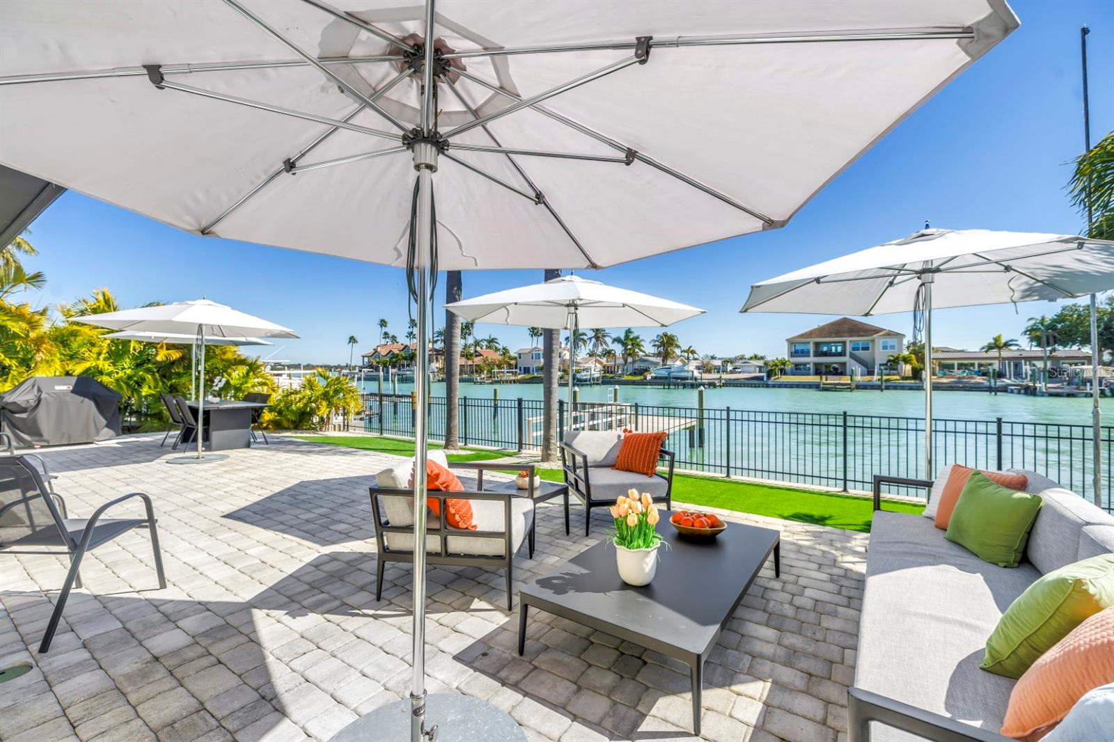 Listing photo id 57 for 795 Capri Boulevard