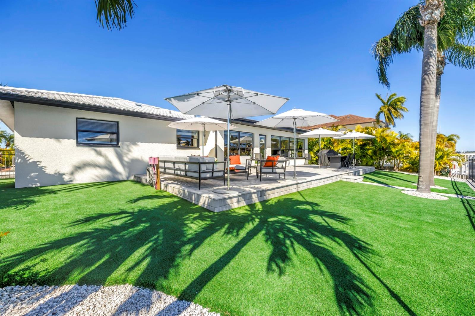 Listing photo id 60 for 795 Capri Boulevard