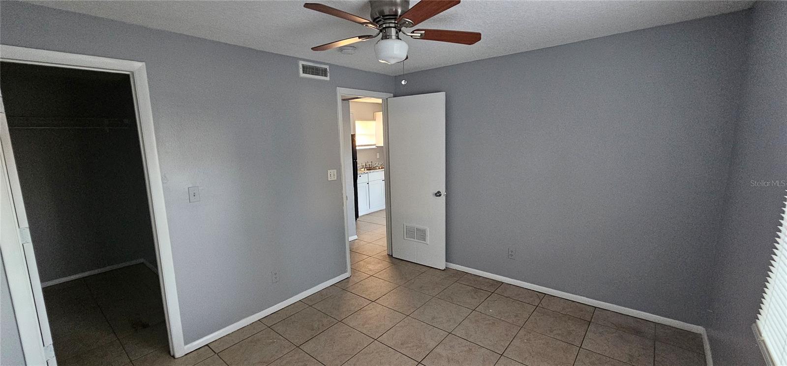 Listing photo id 10 for 760 17th Avenue S