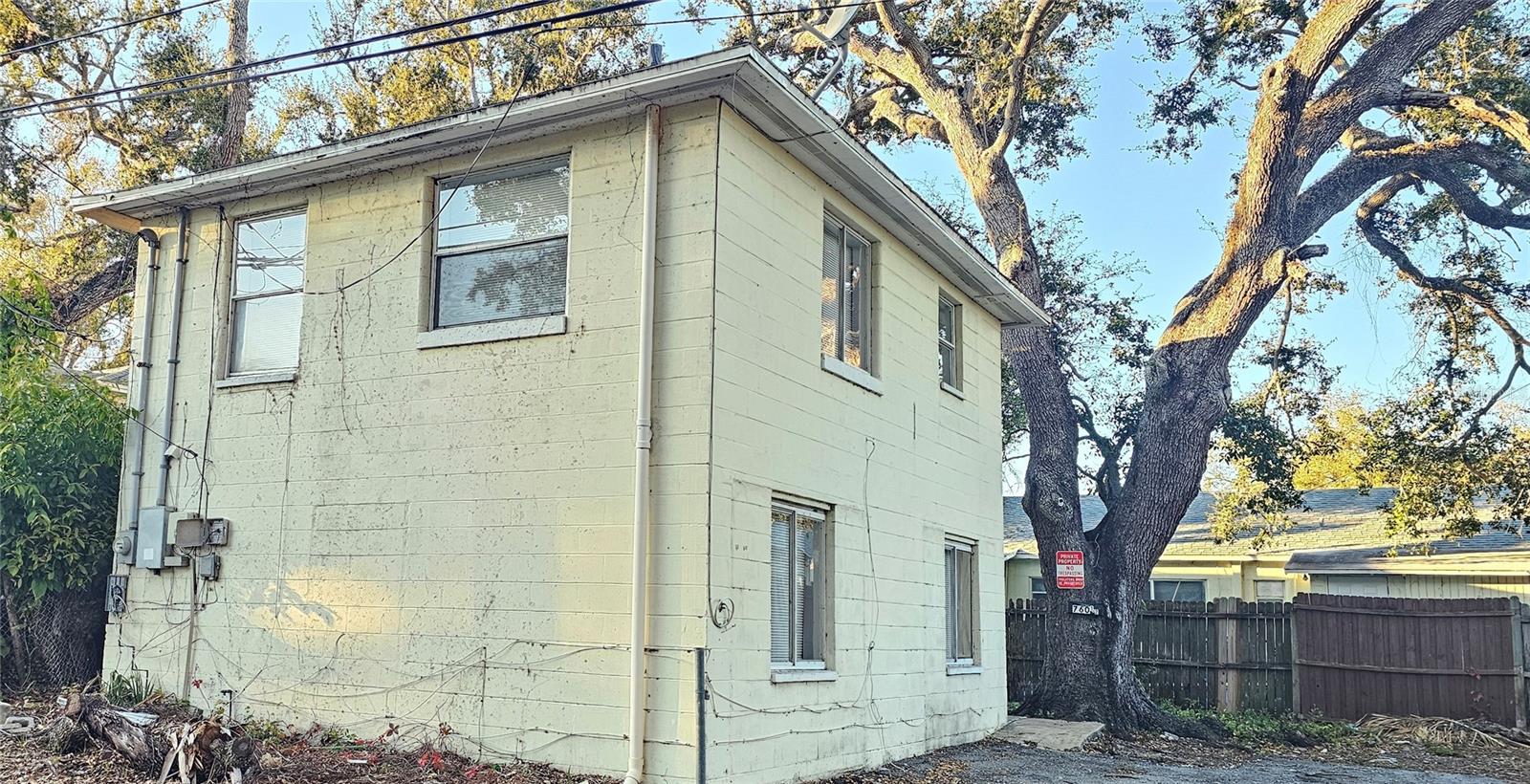 Listing photo id 6 for 760 17th Avenue S