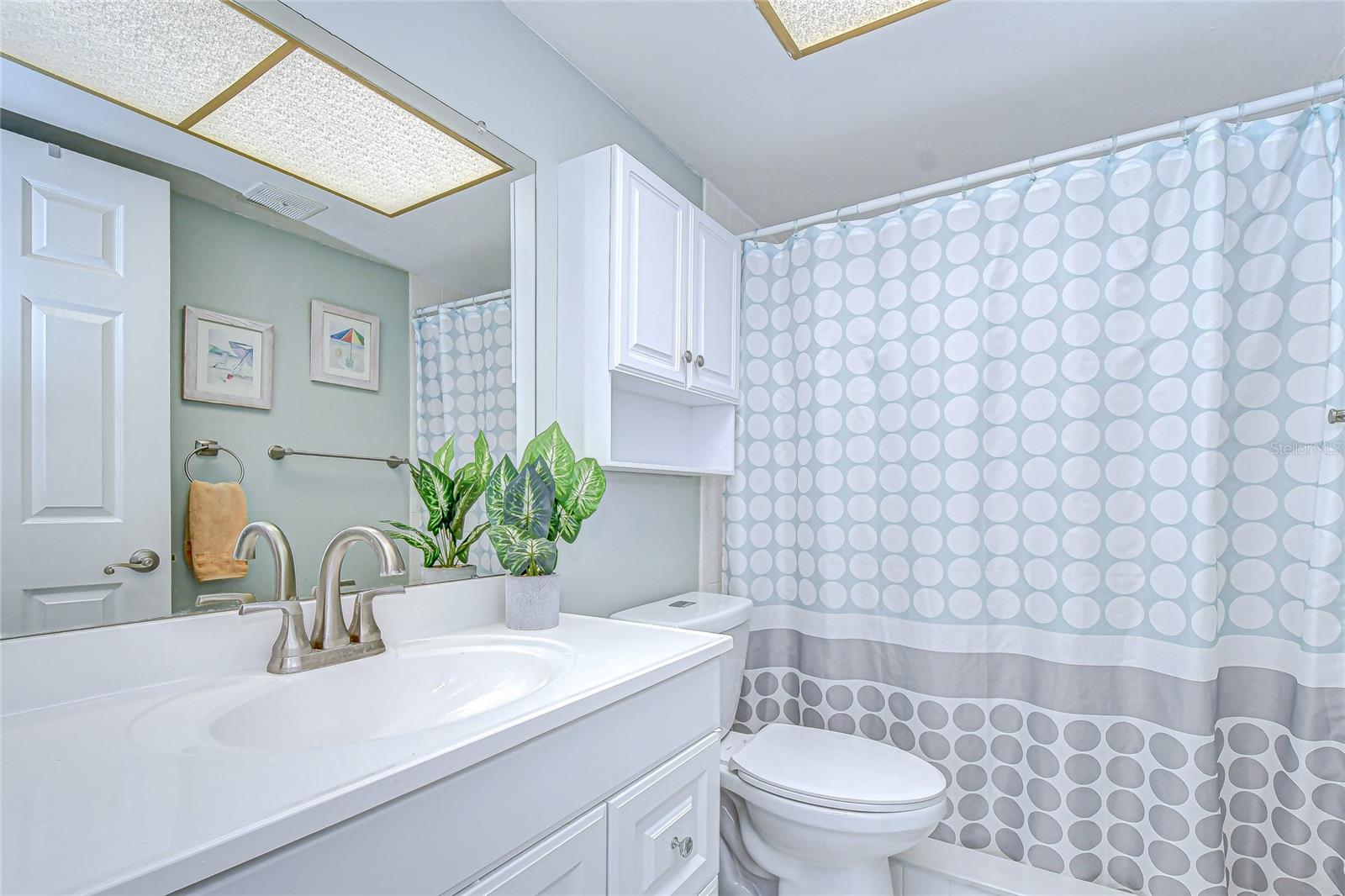 Image 22 of 35 For 5575 Gulf Boulevard 323