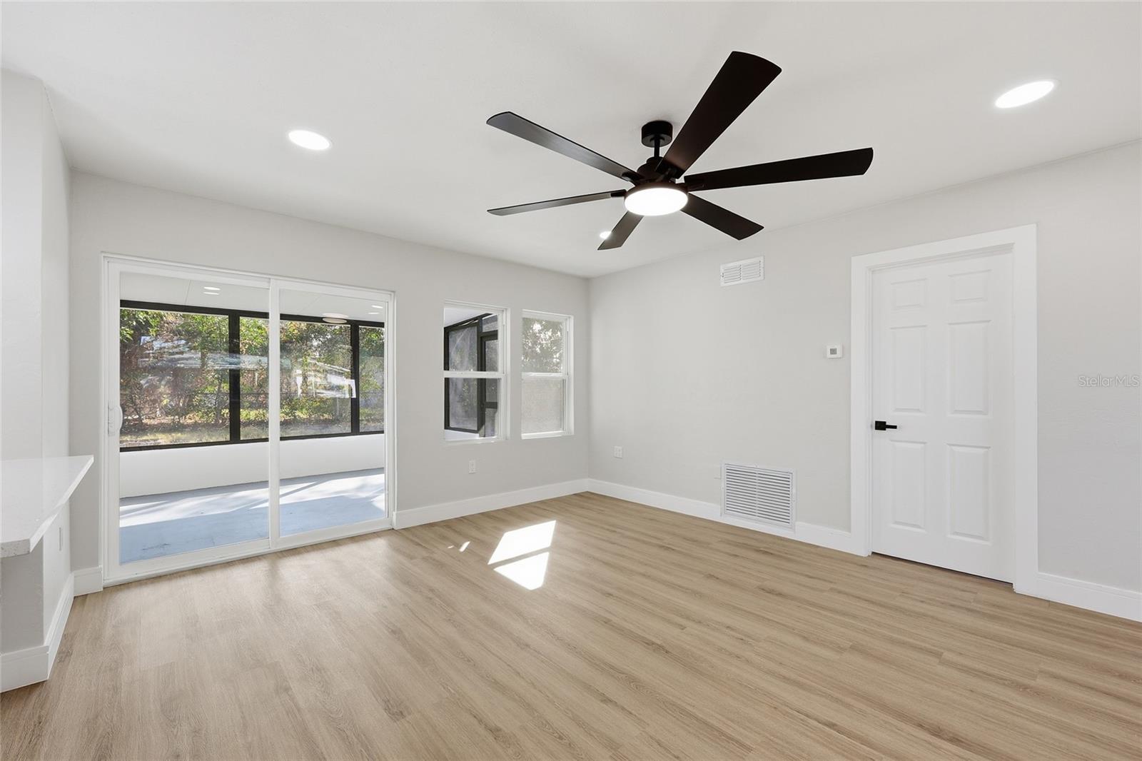 Image 10 of 31 For 5550 5th Way S