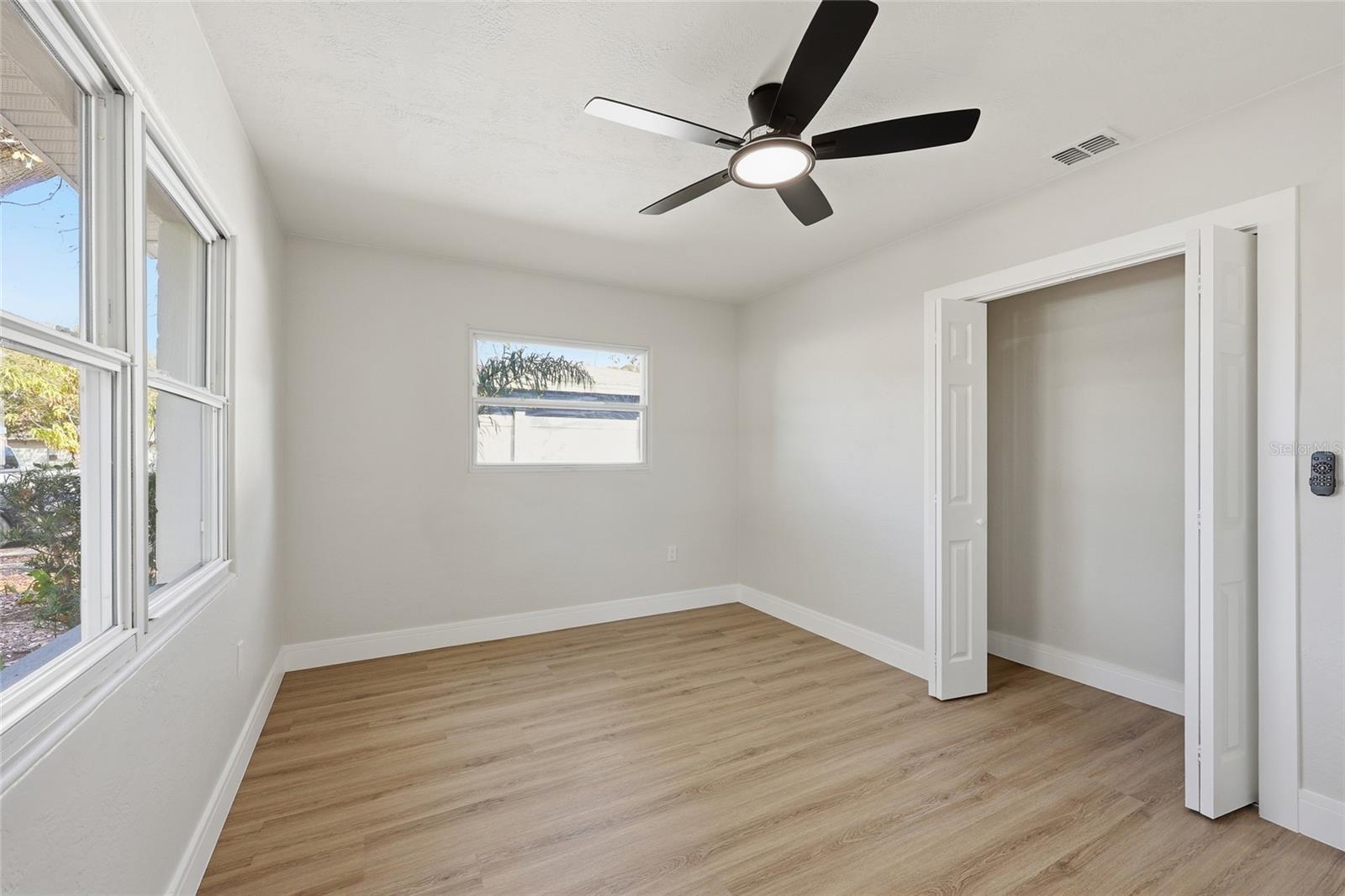 Image 21 of 31 For 5550 5th Way S