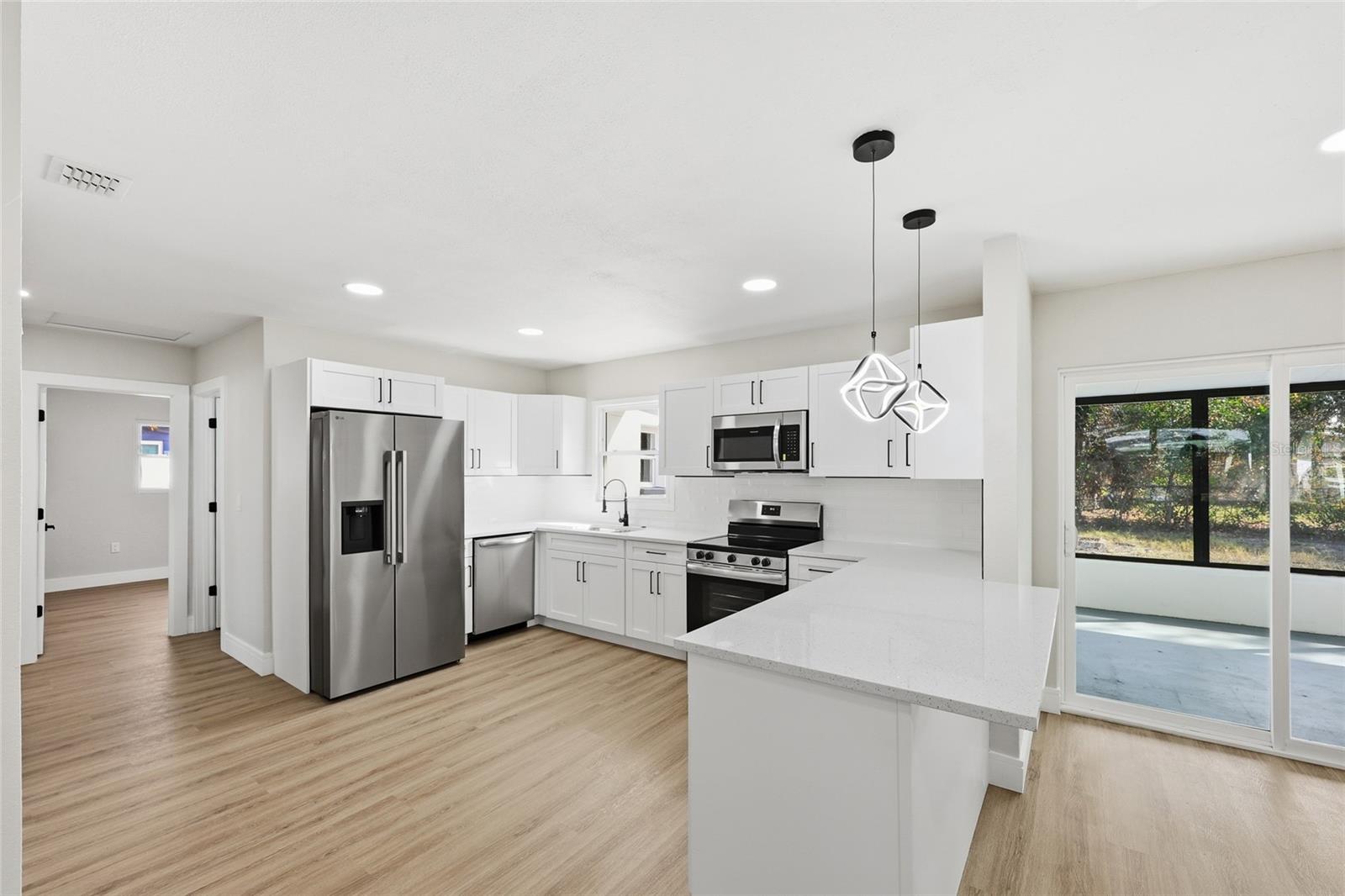 Image 4 of 31 For 5550 5th Way S