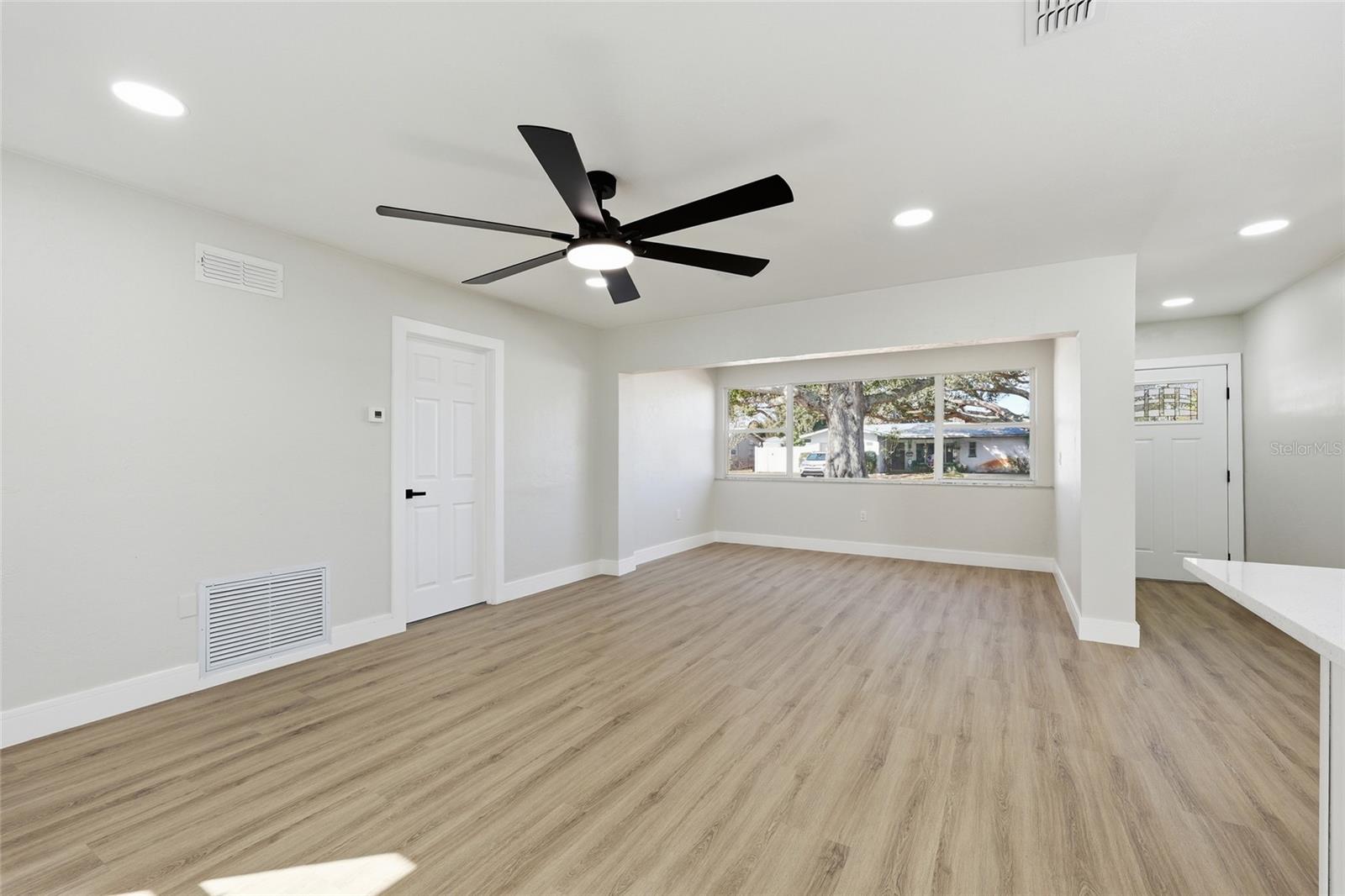 Image 8 of 31 For 5550 5th Way S