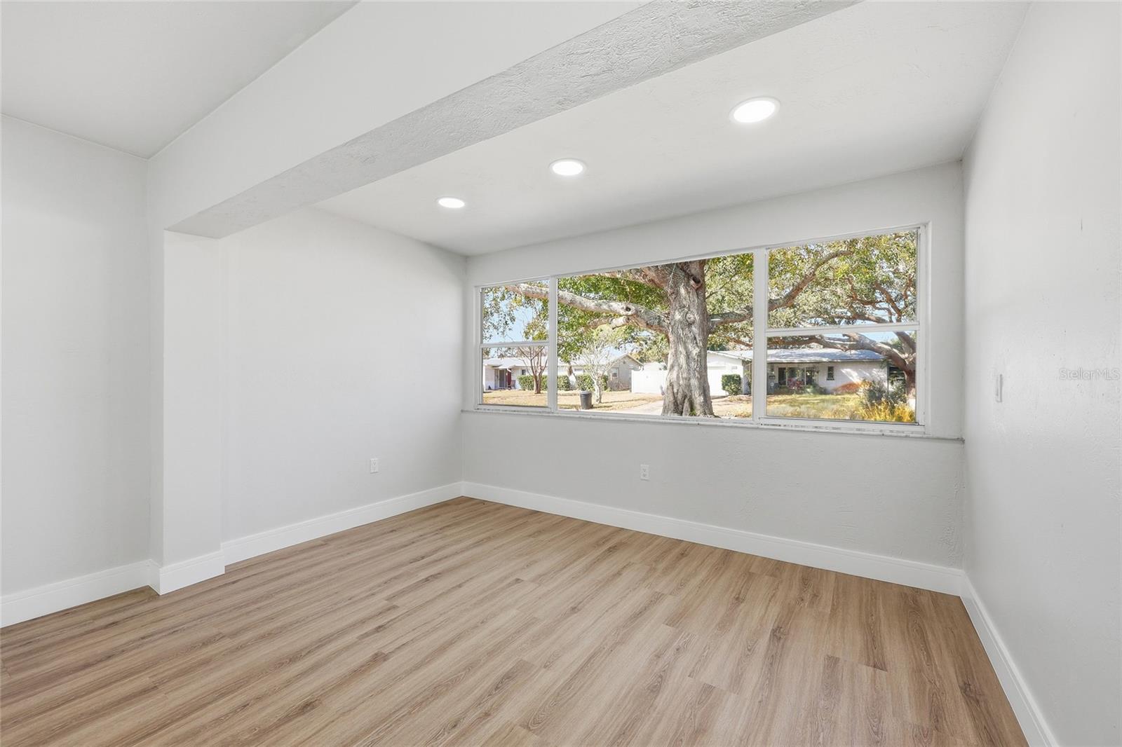 Image 9 of 31 For 5550 5th Way S