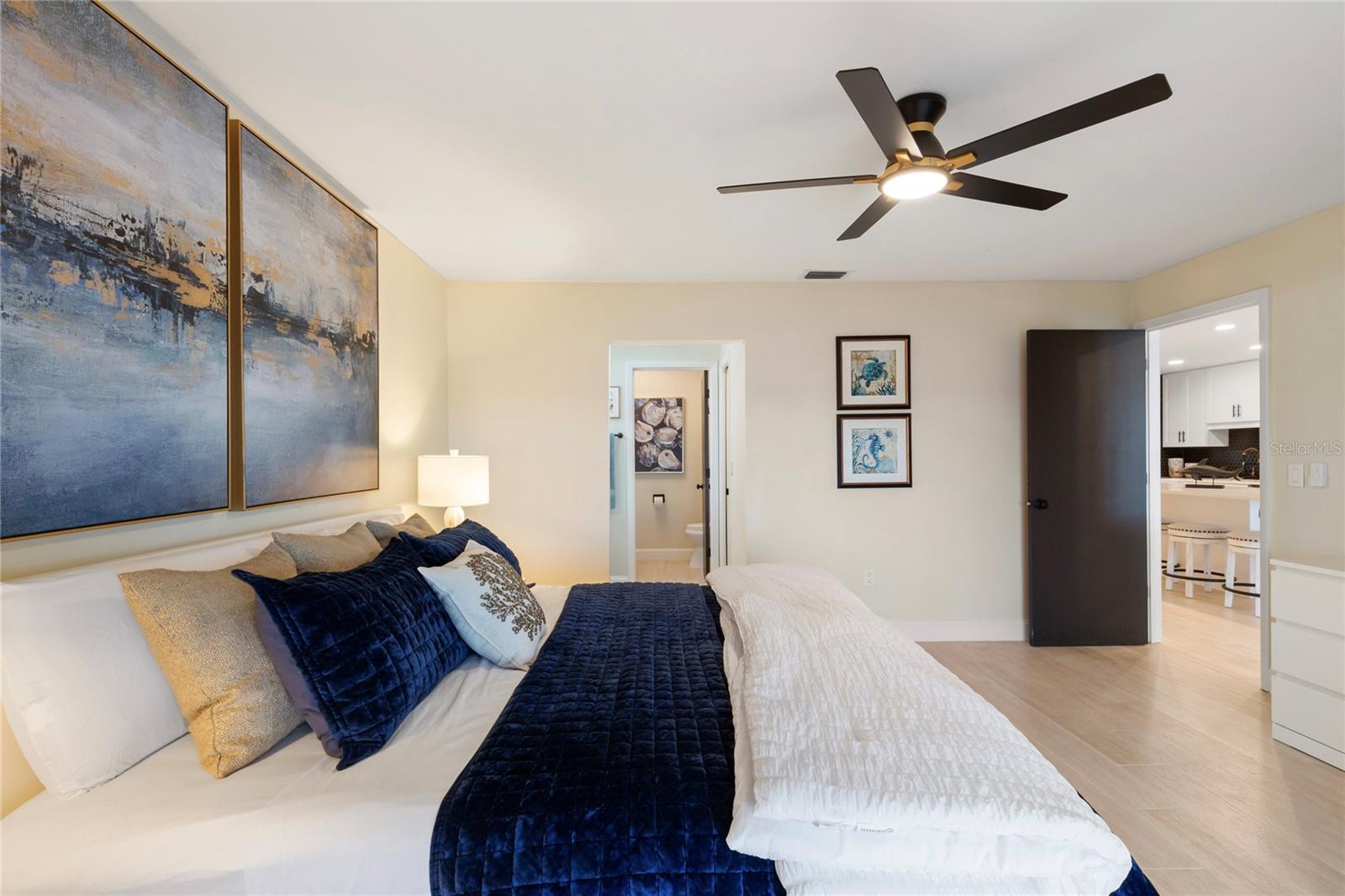 Image 13 of 49 For 3887 Catalina Drive