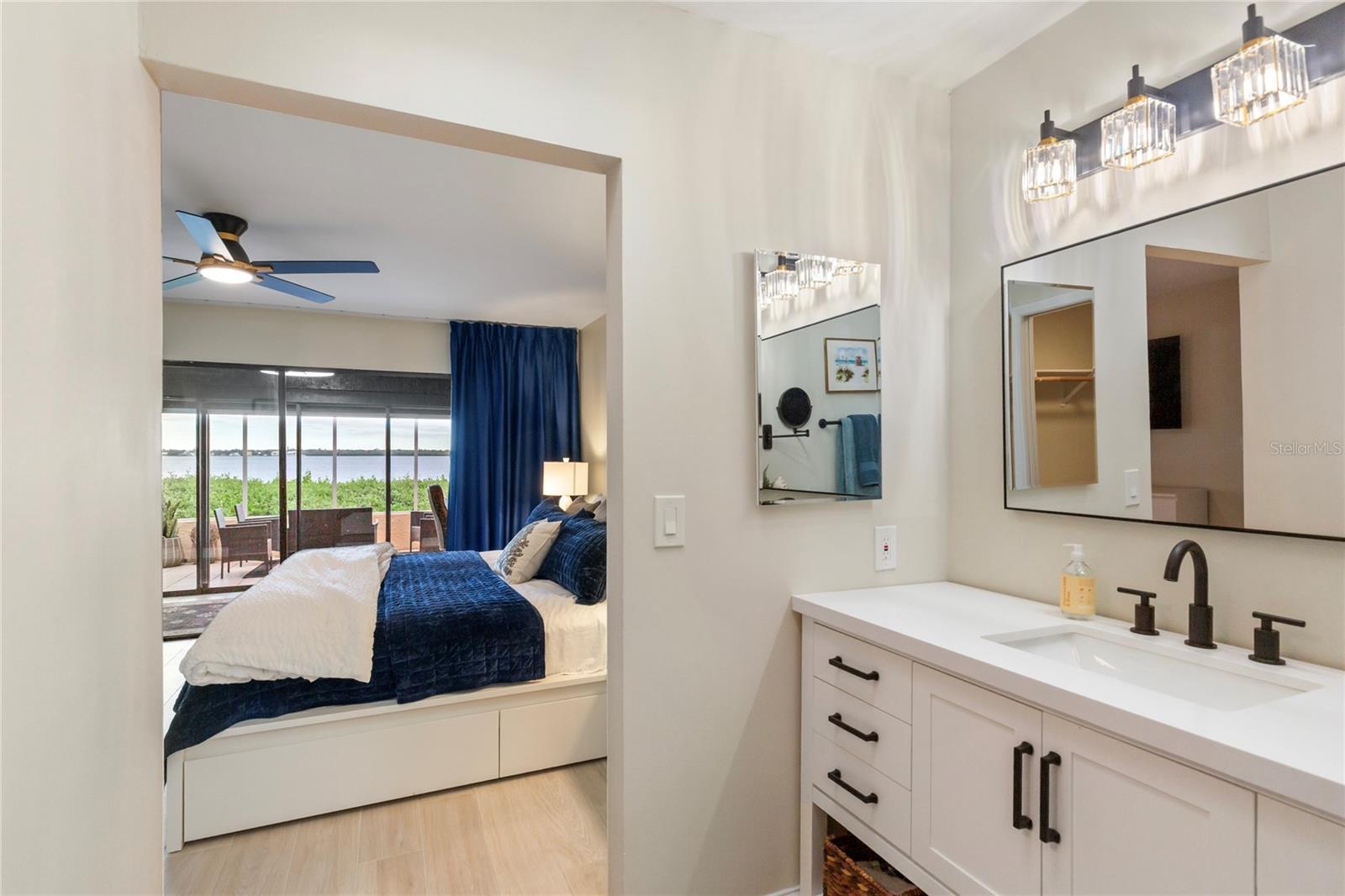 Image 18 of 49 For 3887 Catalina Drive