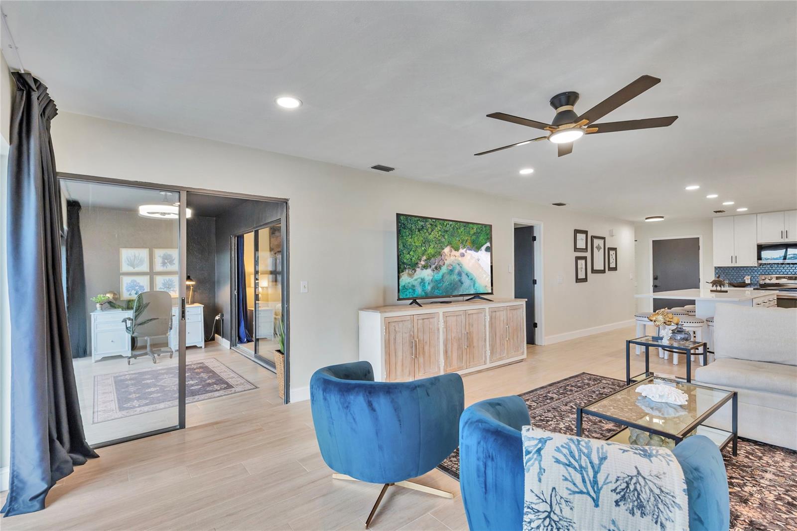 Image 35 of 49 For 3887 Catalina Drive