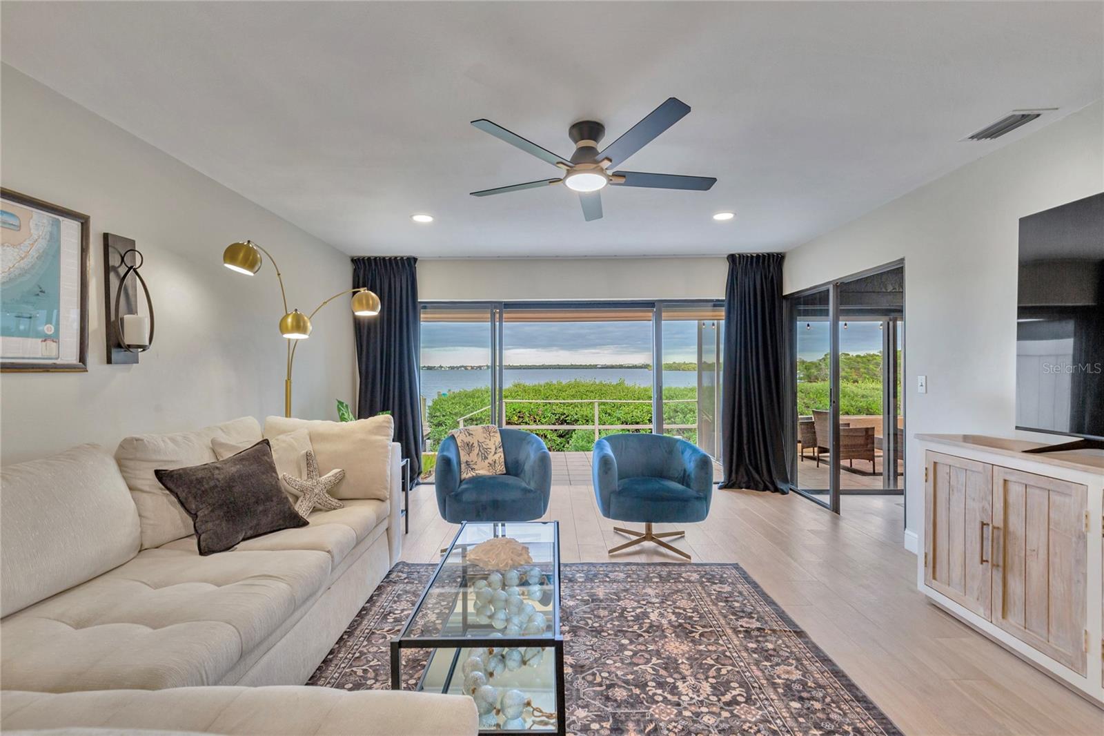 Image 37 of 49 For 3887 Catalina Drive