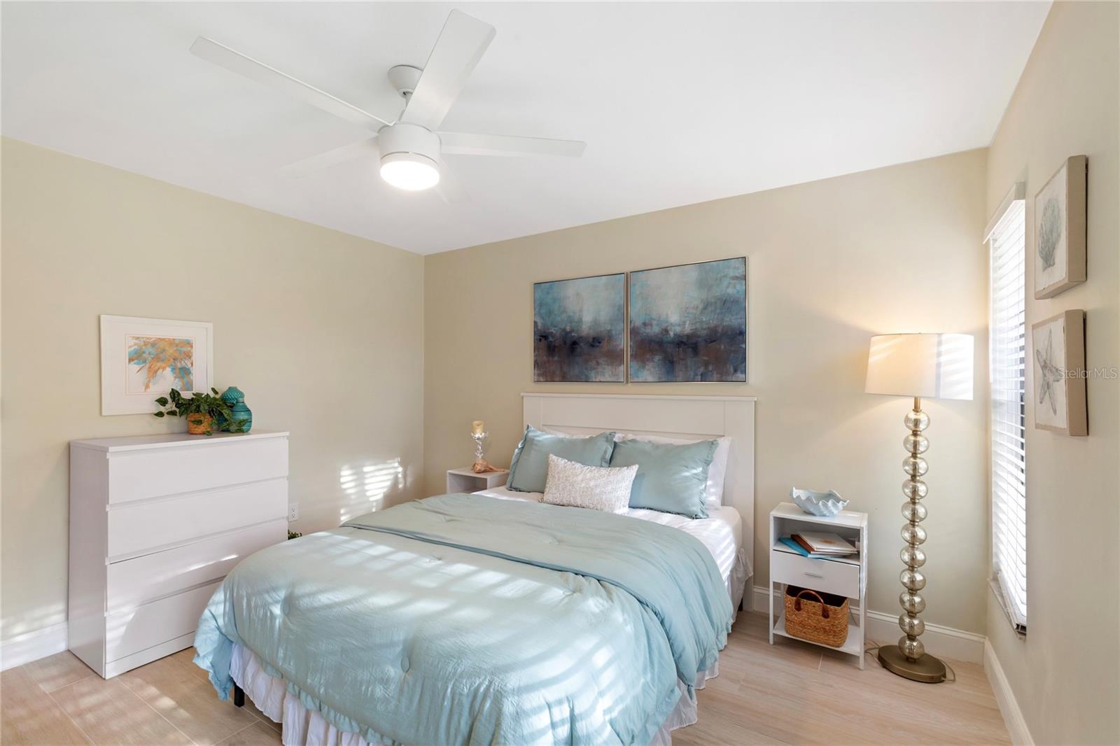 Image 9 of 49 For 3887 Catalina Drive