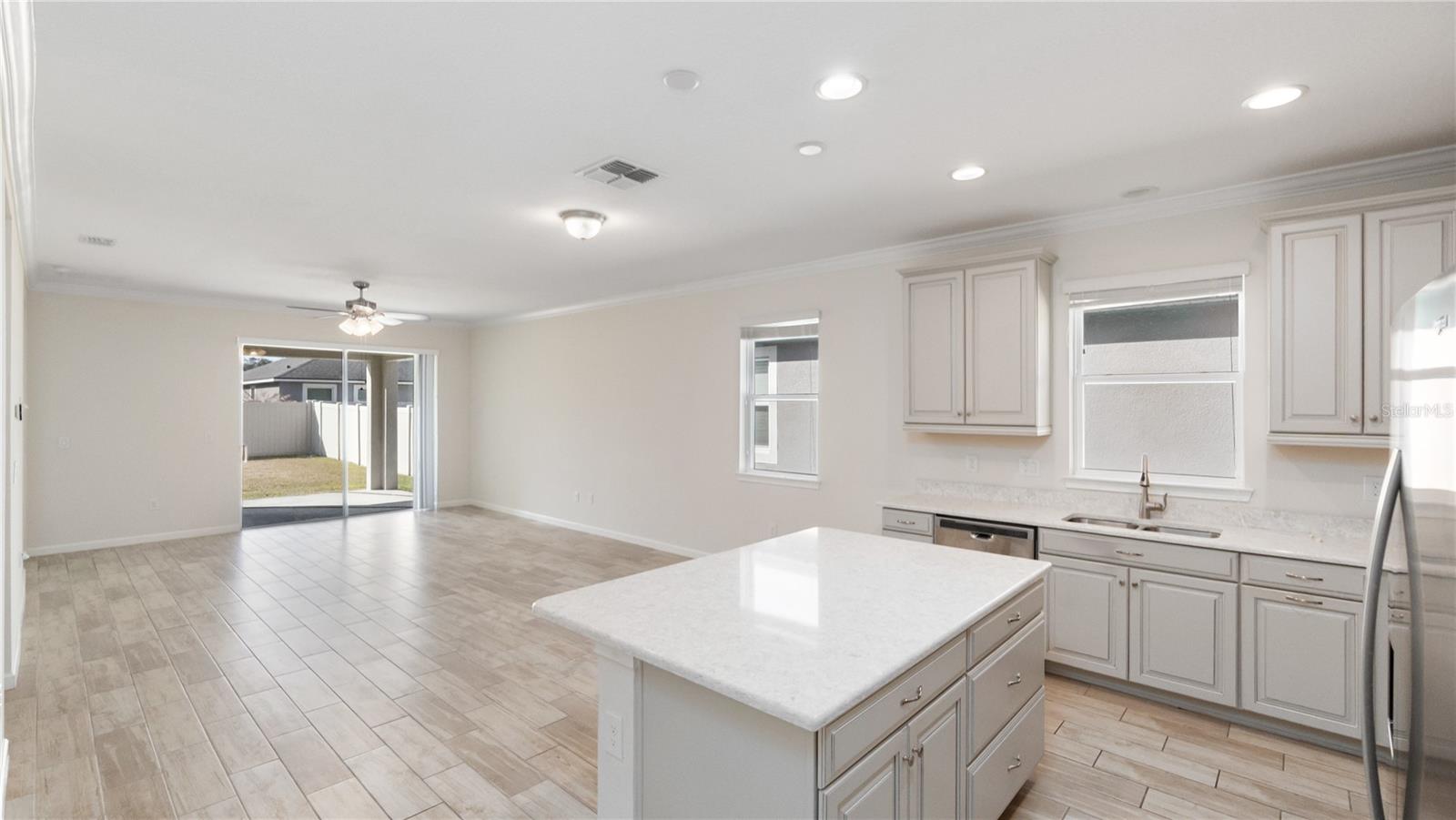 Image 12 of 40 For 10729 Planer Picket Drive