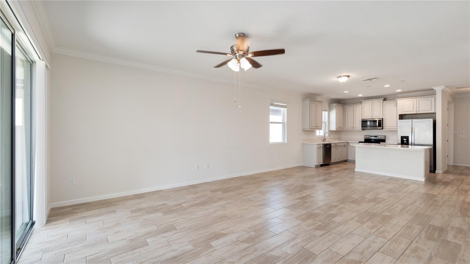 Image 14 of 40 For 10729 Planer Picket Drive