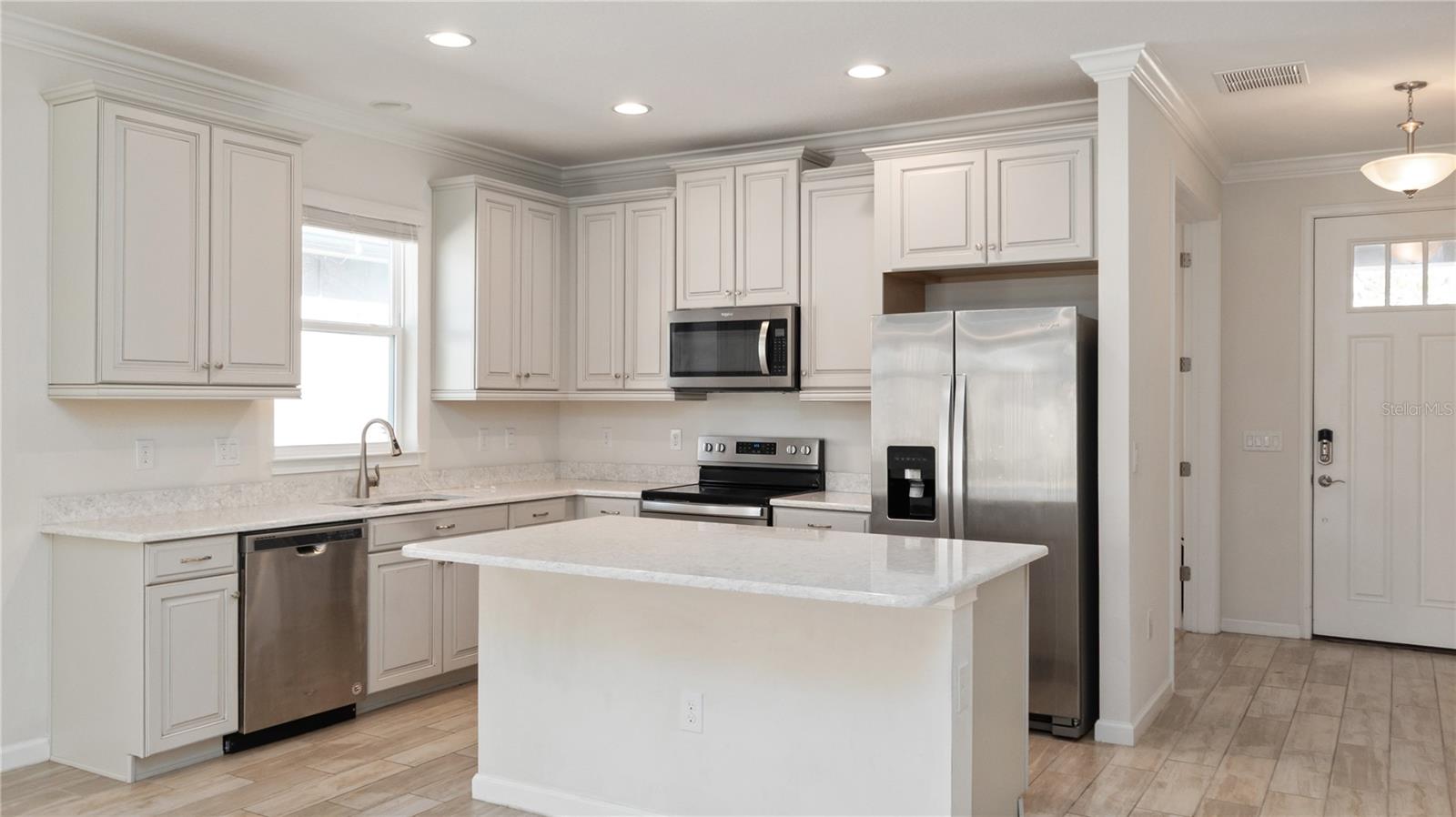 Image 15 of 40 For 10729 Planer Picket Drive