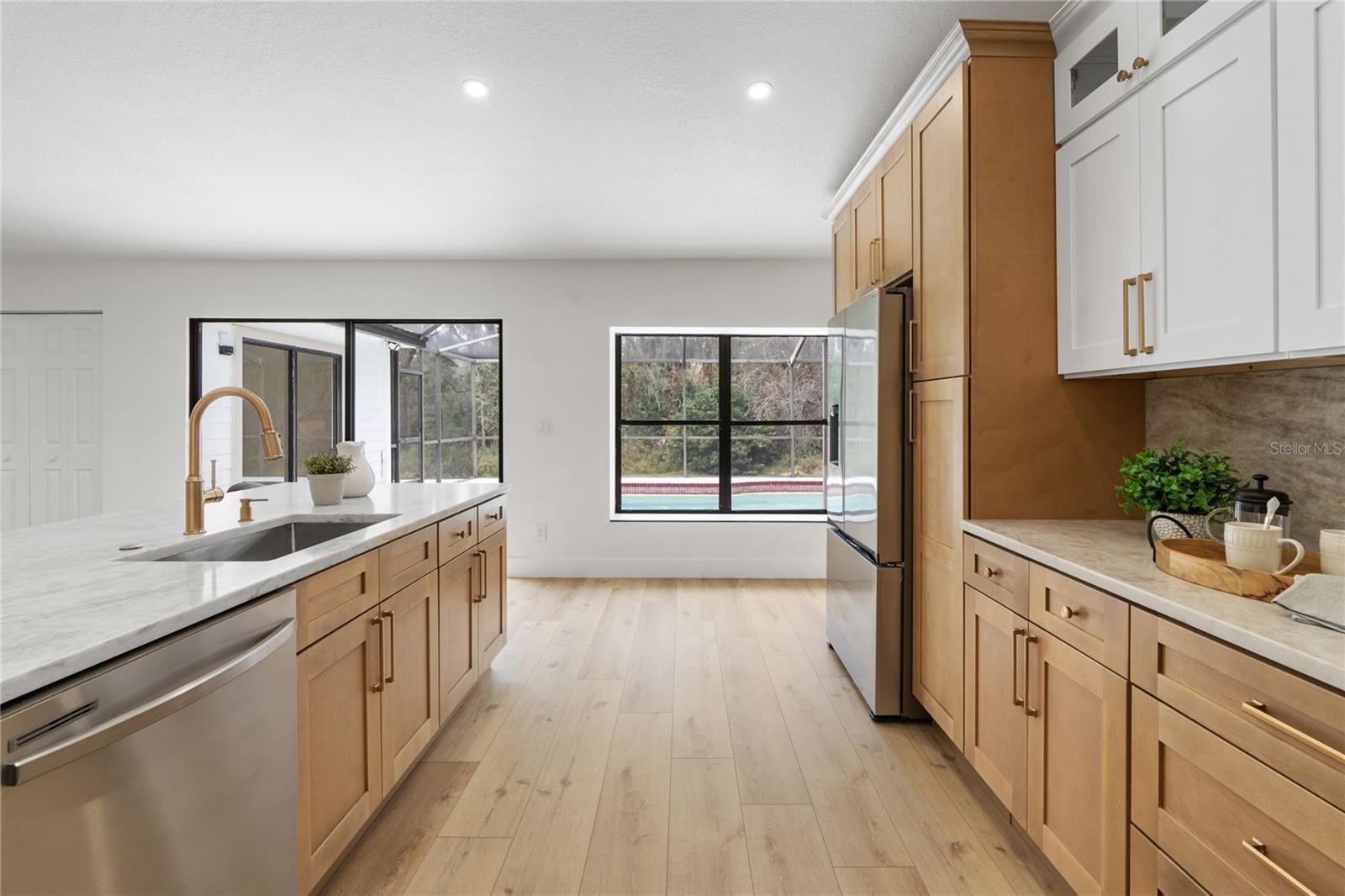 Image 15 of 41 For 346 Carson Lane