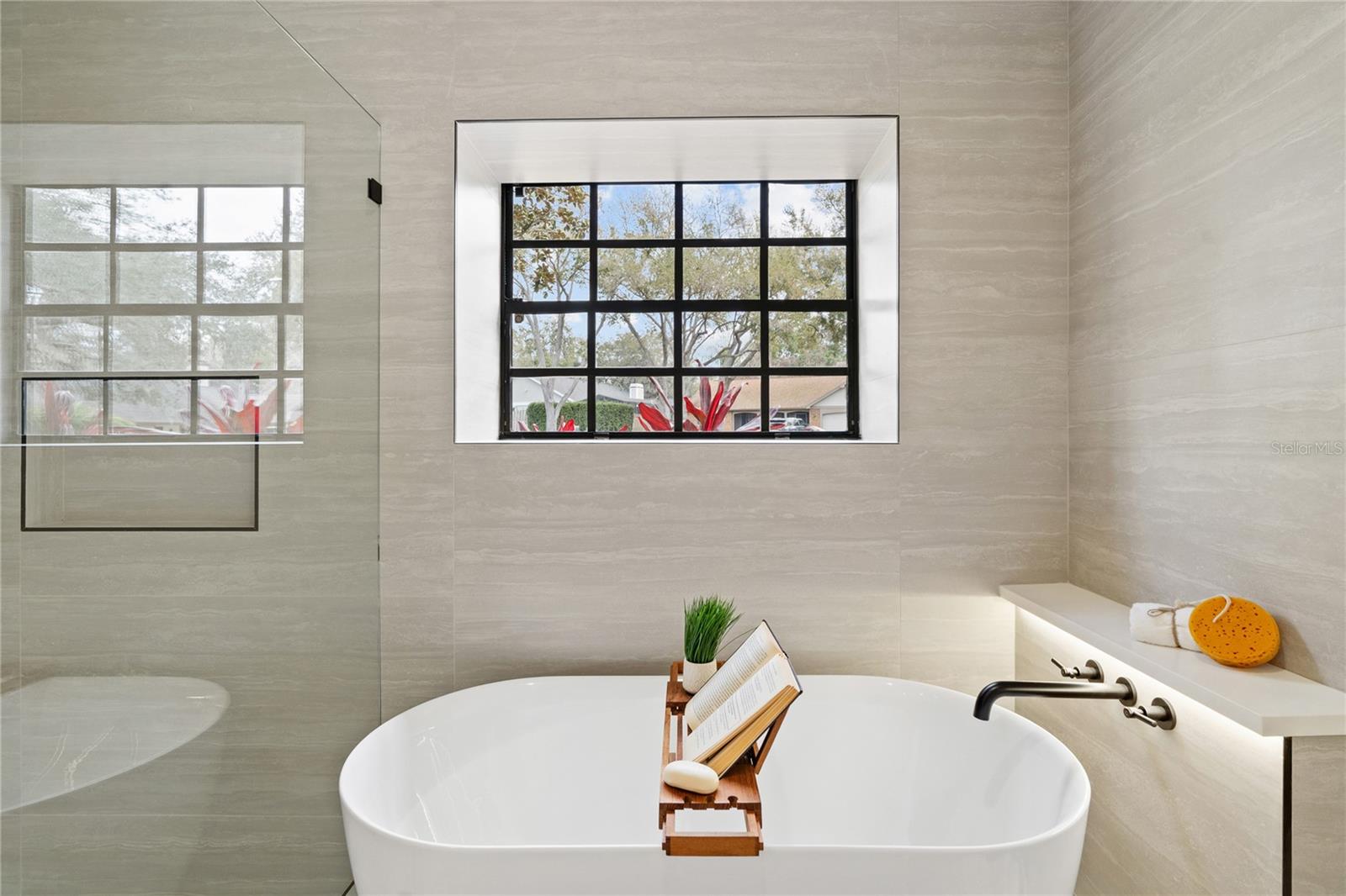 Image 23 of 41 For 346 Carson Lane