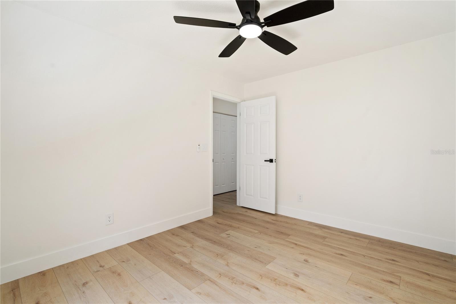 Image 28 of 41 For 346 Carson Lane