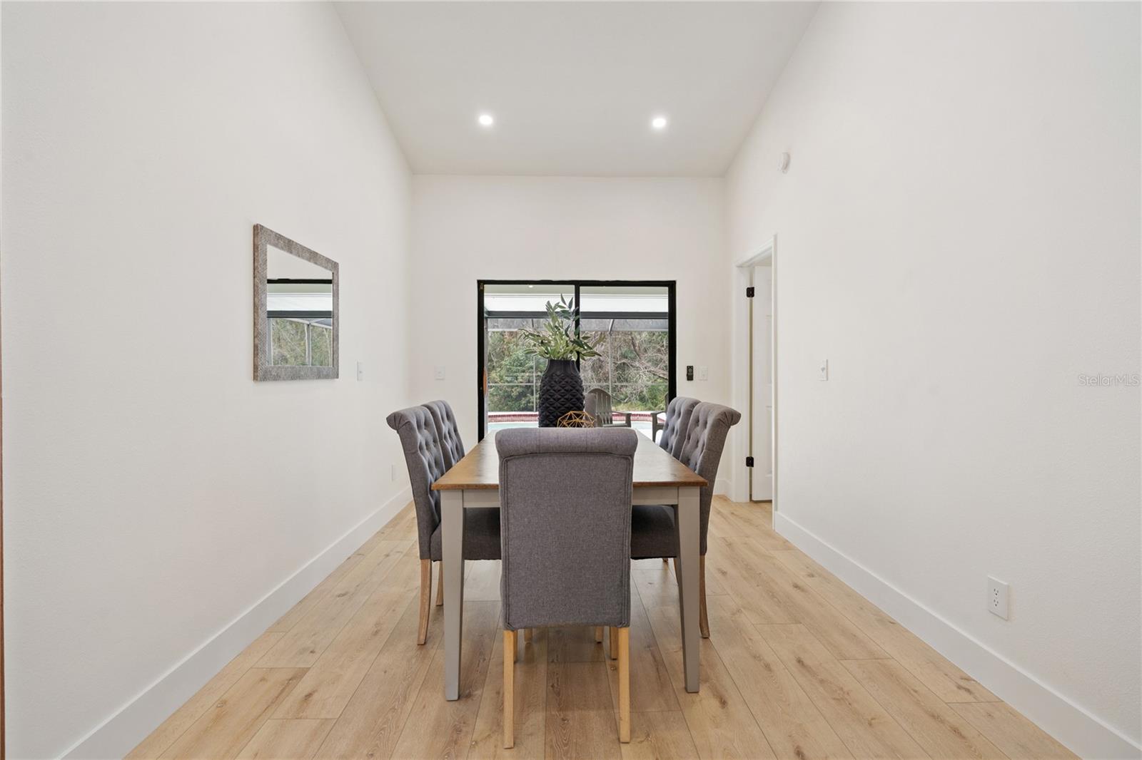 Image 7 of 41 For 346 Carson Lane