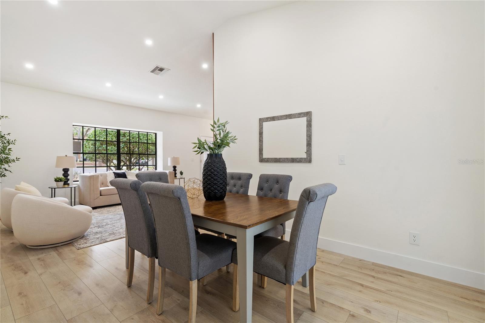 Image 8 of 41 For 346 Carson Lane