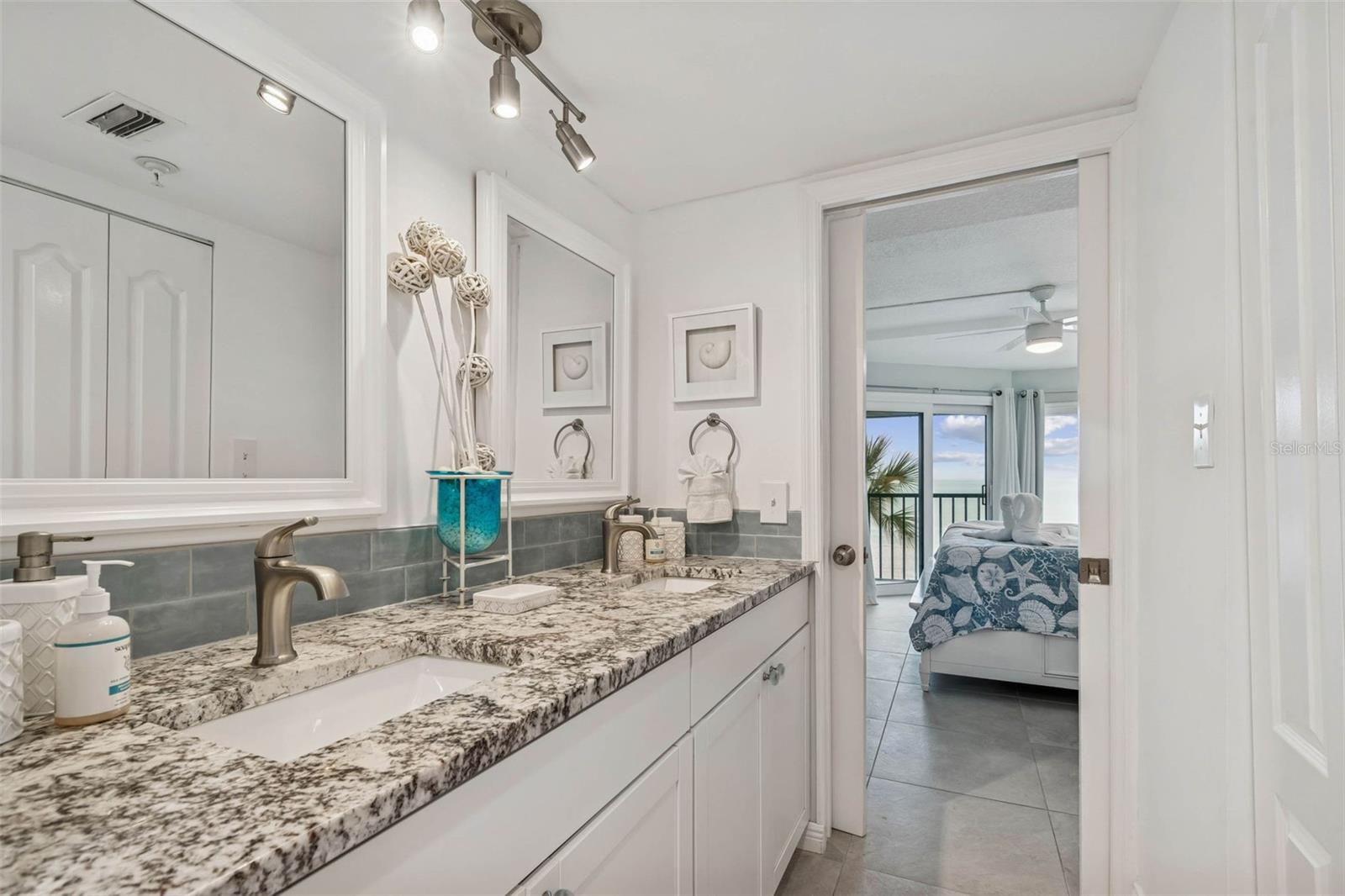 Listing photo id 15 for 14600 Gulf Boulevard 102