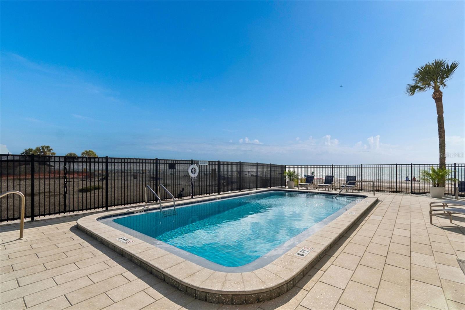 Listing photo id 30 for 14600 Gulf Boulevard 102