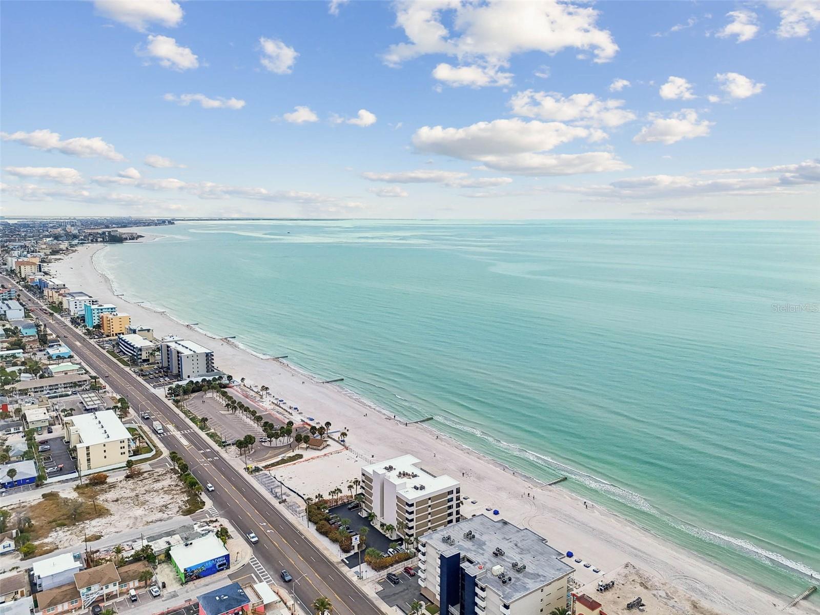 Listing photo id 33 for 14600 Gulf Boulevard 102