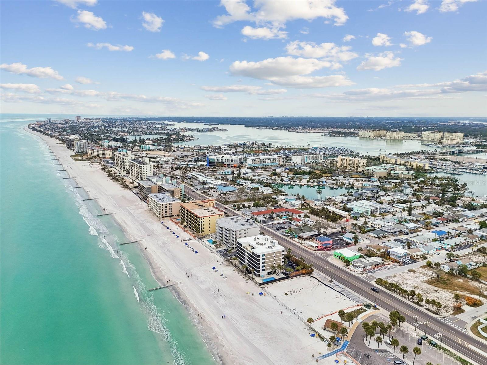 Listing photo id 35 for 14600 Gulf Boulevard 102