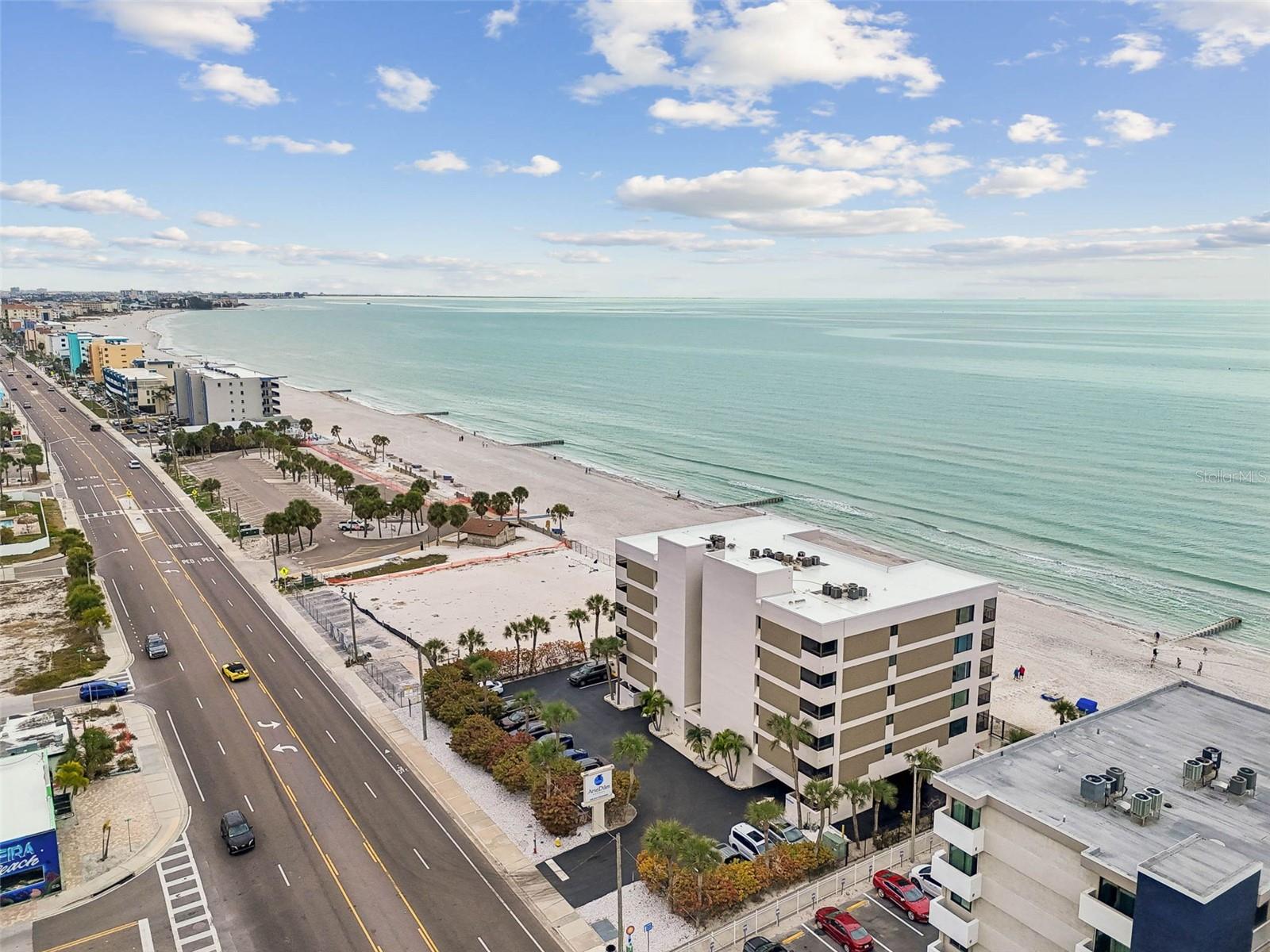Listing photo id 36 for 14600 Gulf Boulevard 102