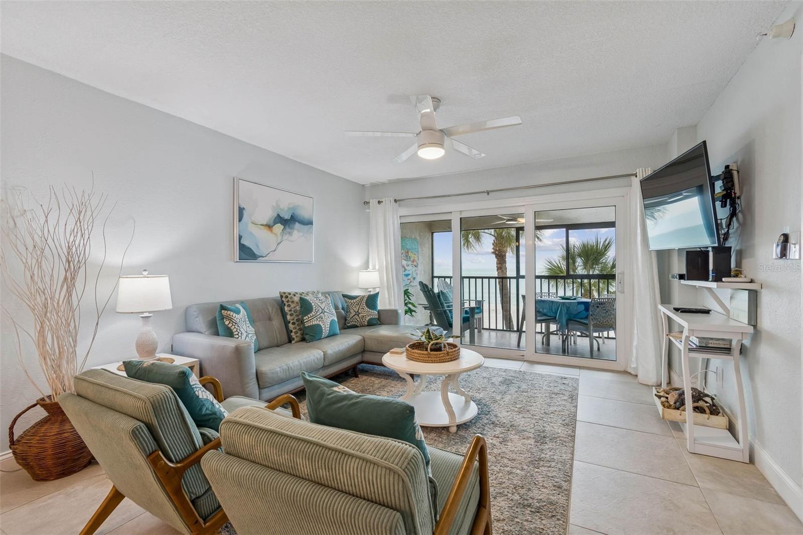 Listing photo id 7 for 14600 Gulf Boulevard 102