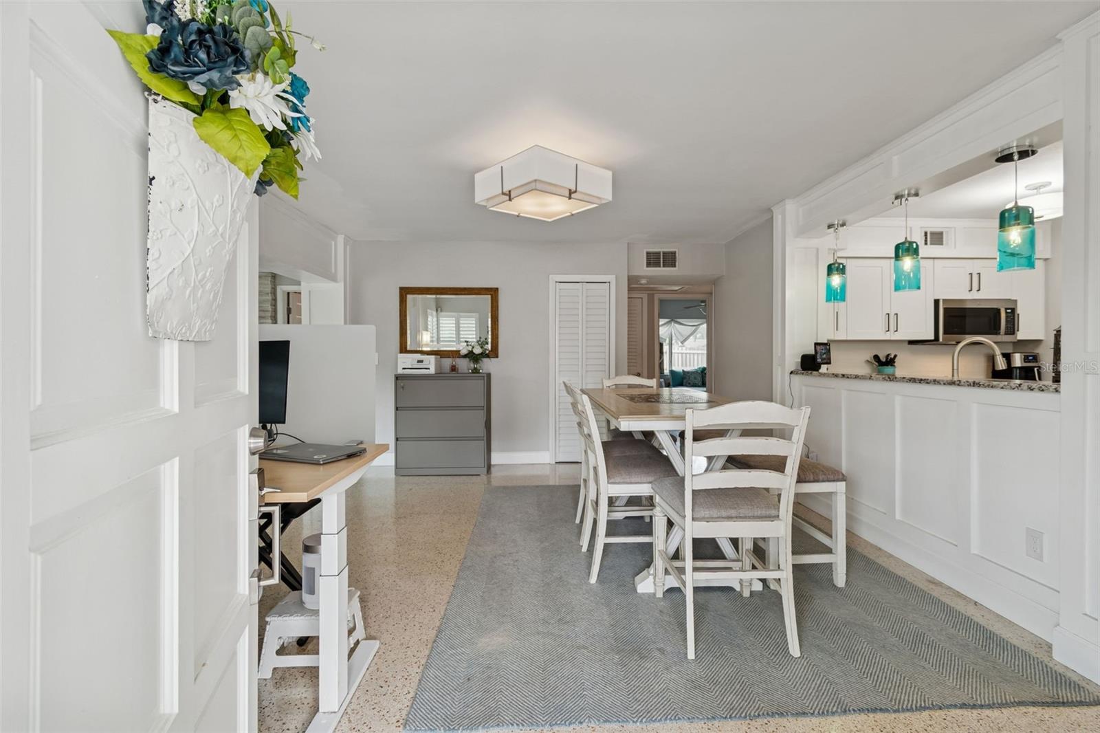 Image 11 of 85 For 2427 Baywood Drive W