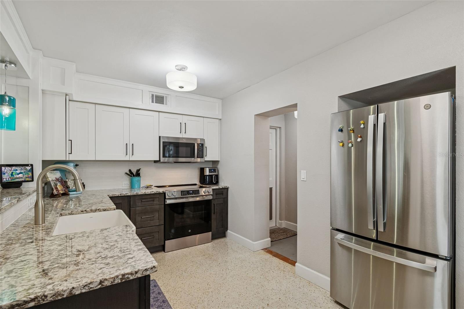 Image 22 of 85 For 2427 Baywood Drive W