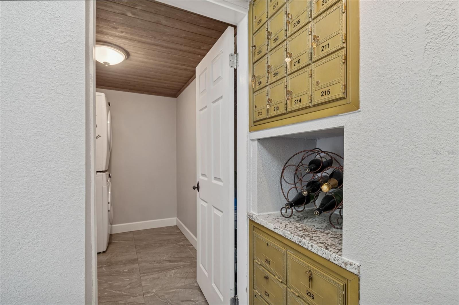 Image 25 of 85 For 2427 Baywood Drive W