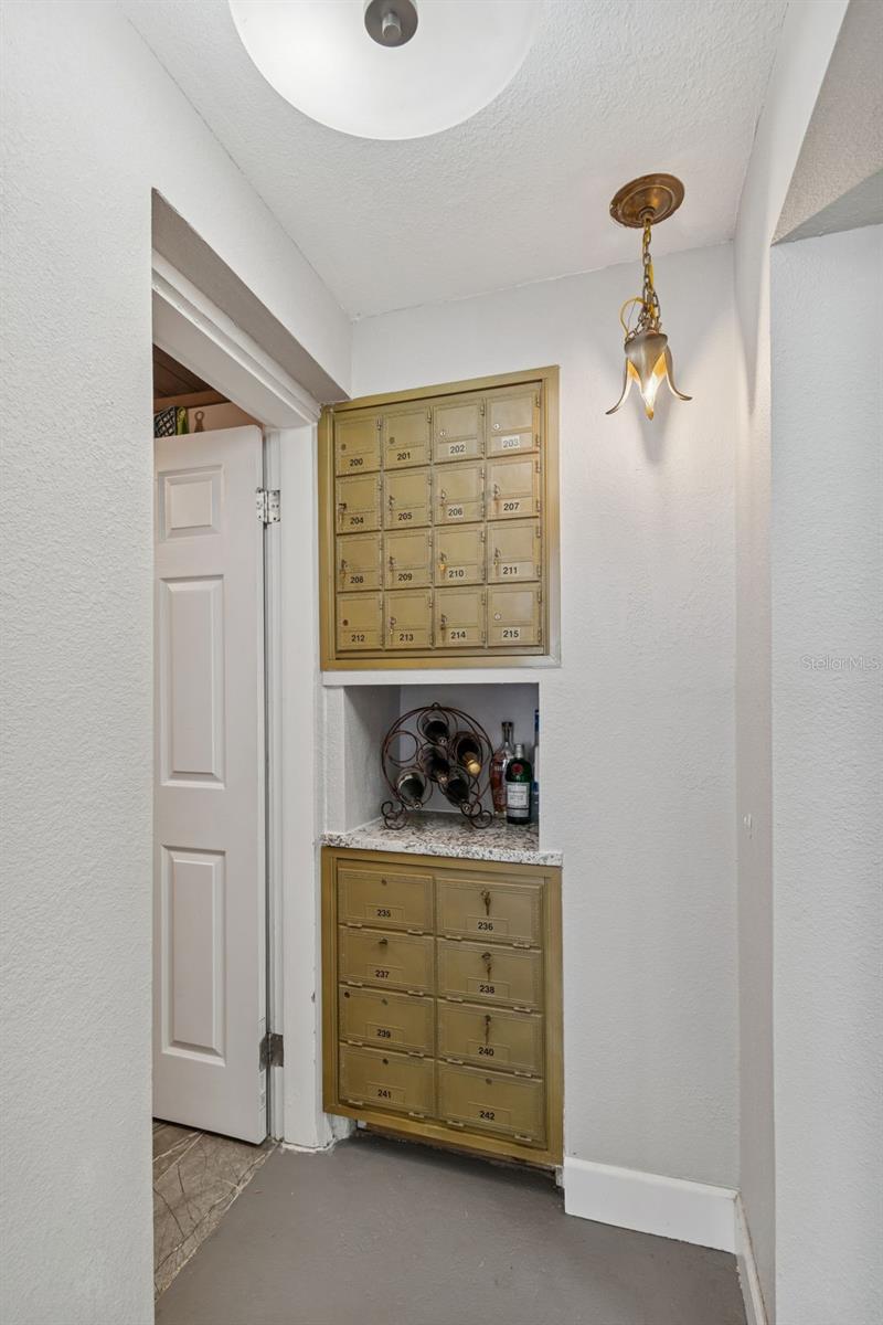 Image 27 of 85 For 2427 Baywood Drive W