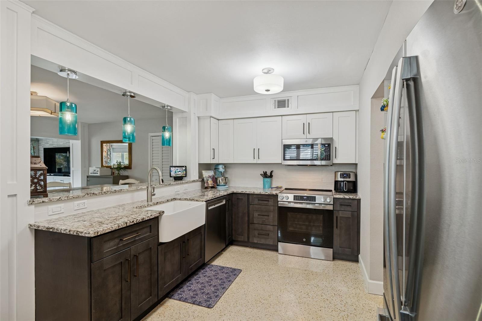 Image 4 of 85 For 2427 Baywood Drive W