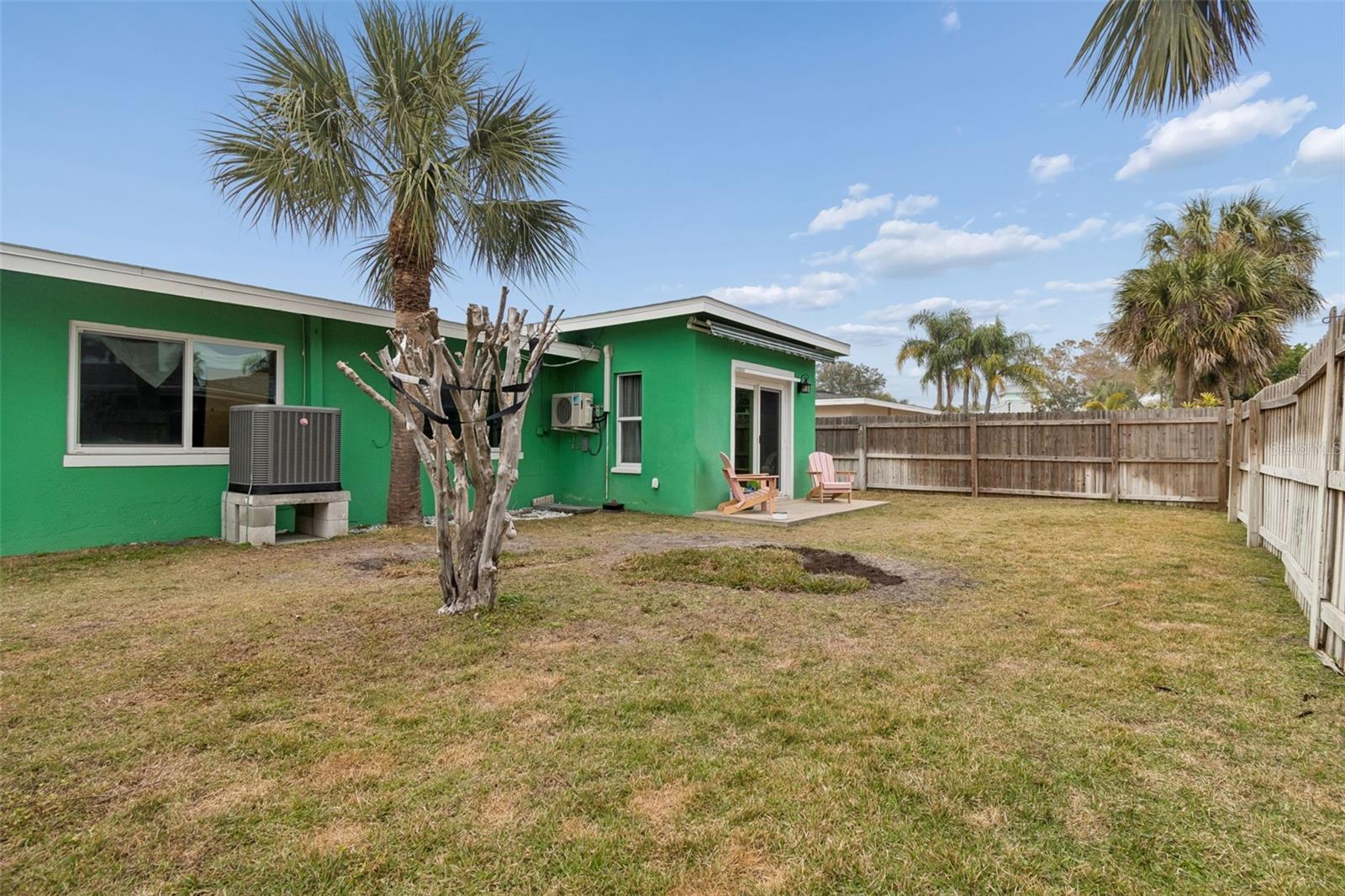 Image 44 of 85 For 2427 Baywood Drive W