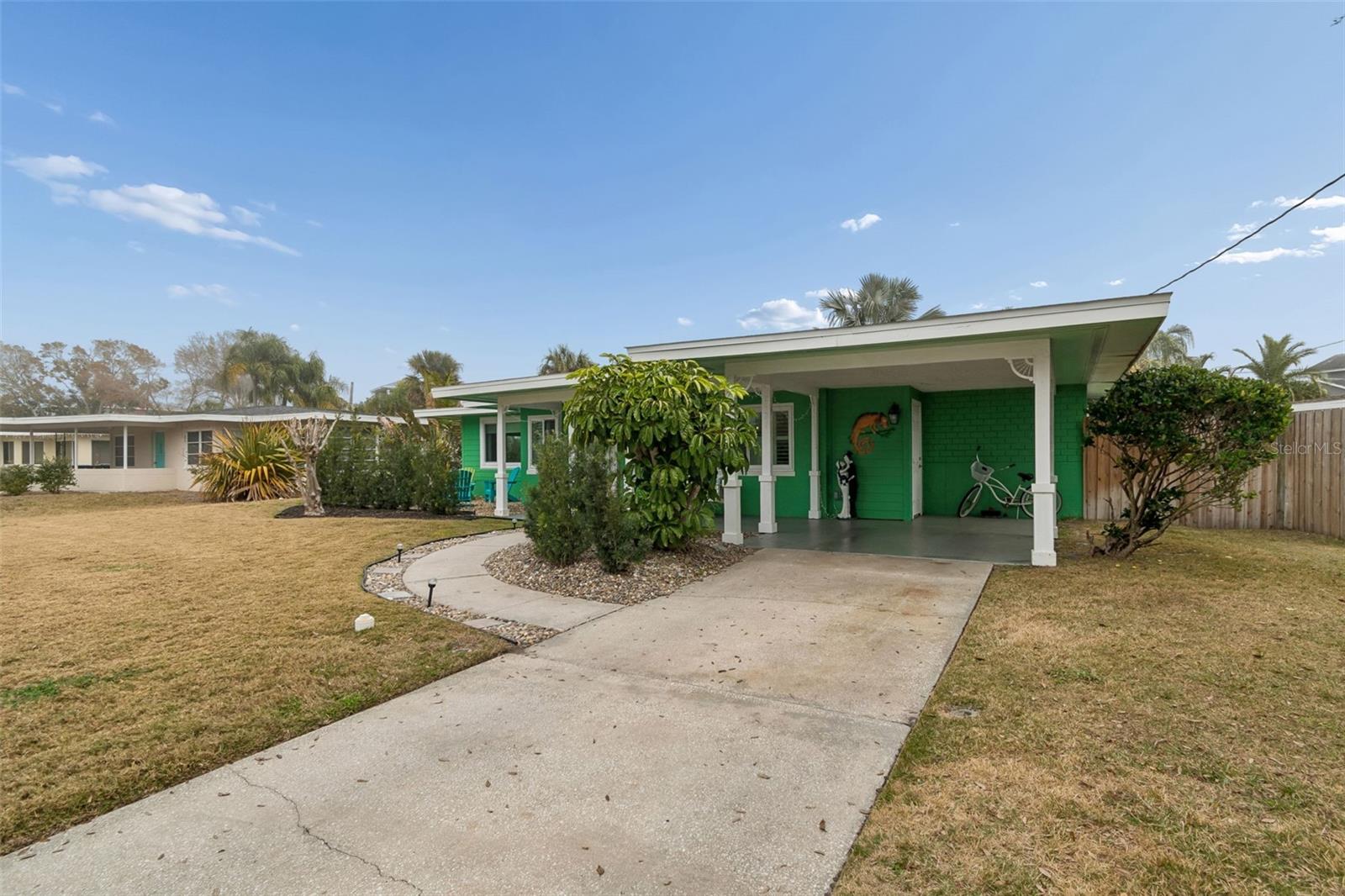 Image 49 of 85 For 2427 Baywood Drive W