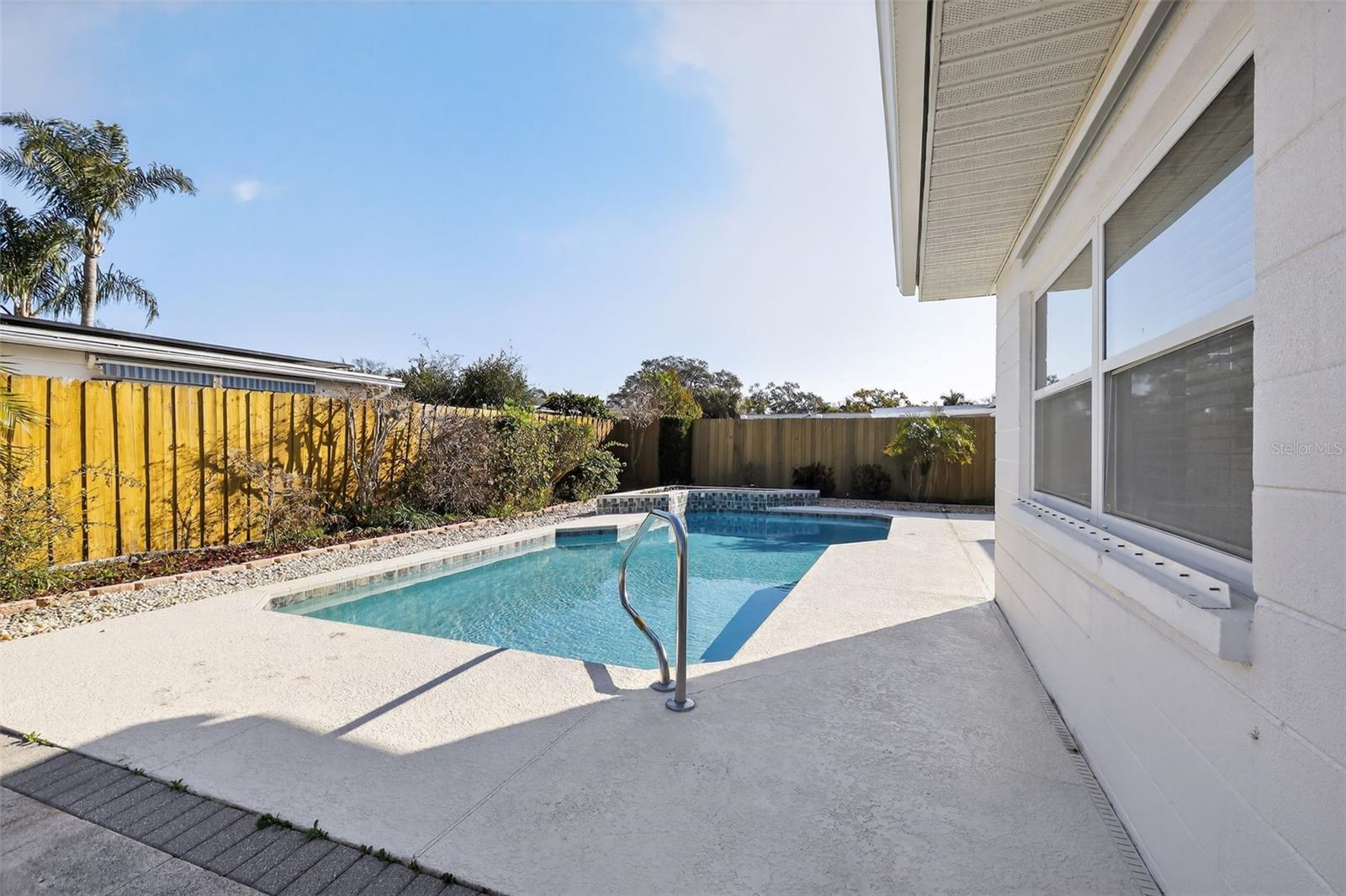 Image 10 of 29 For 13483 87th Avenue