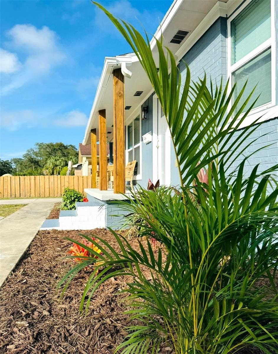 Image 3 of 25 For 924 Division Street