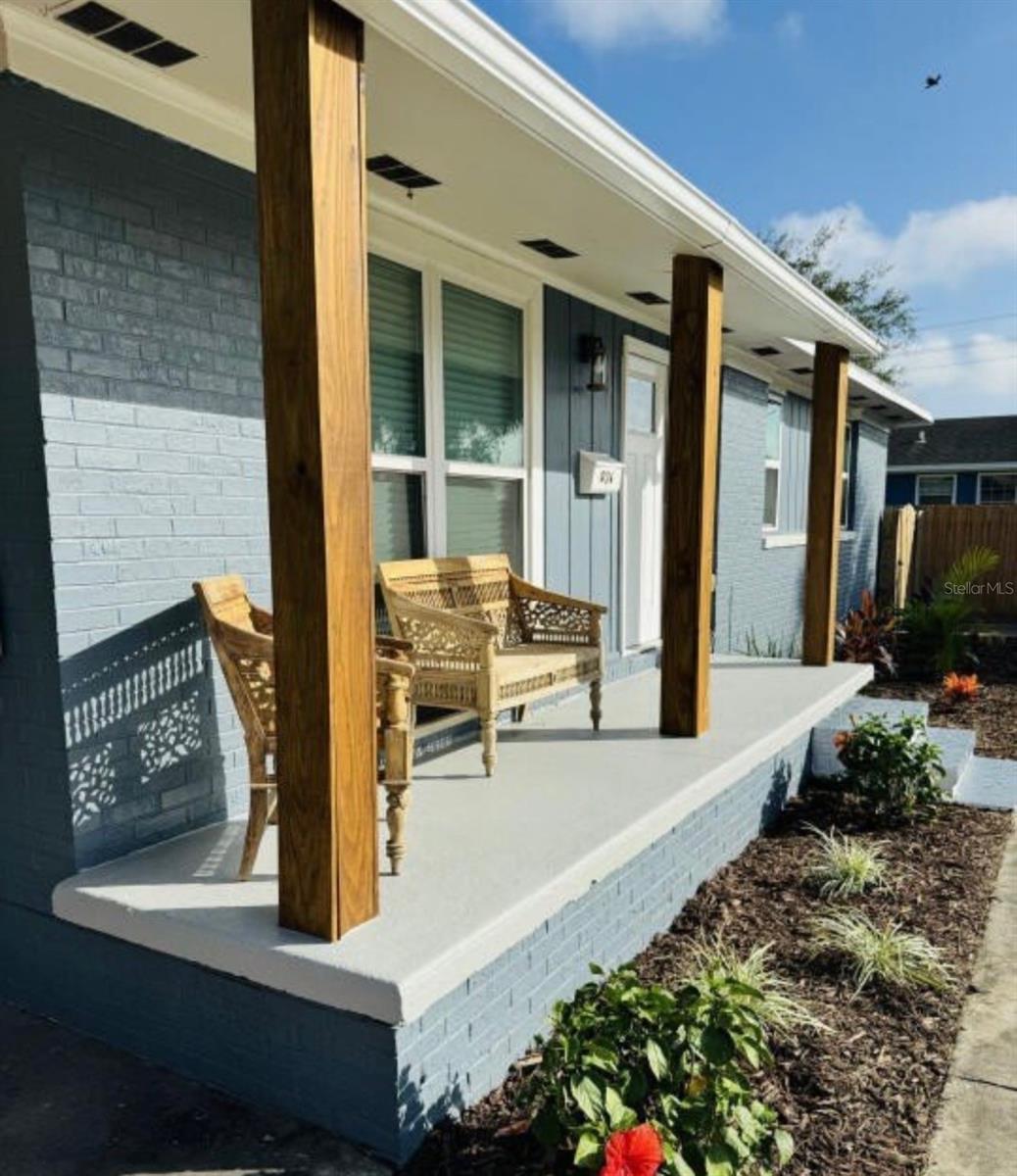 Image 4 of 25 For 924 Division Street