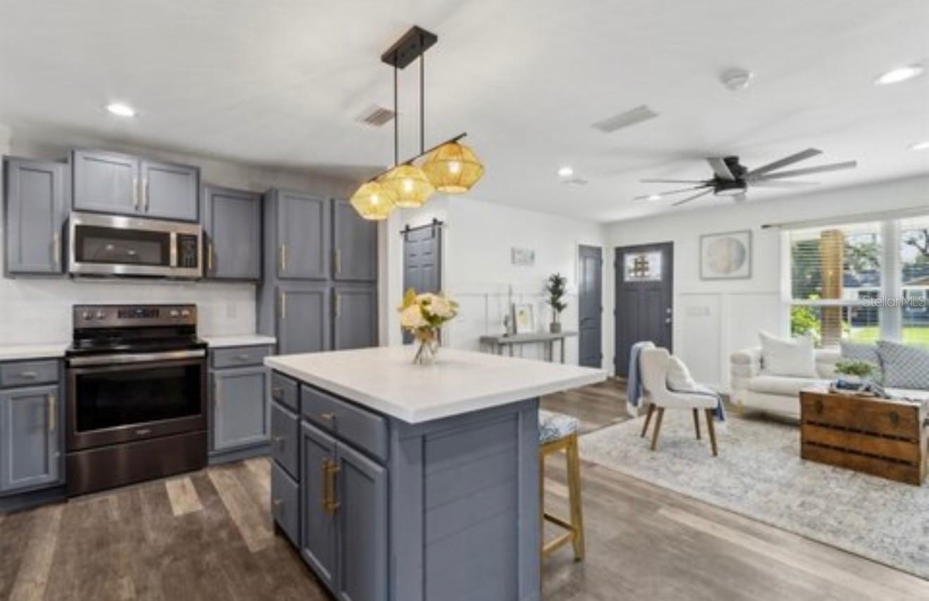 Image 6 of 25 For 924 Division Street