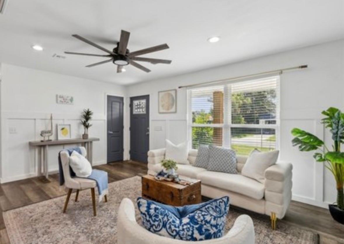 Image 8 of 25 For 924 Division Street