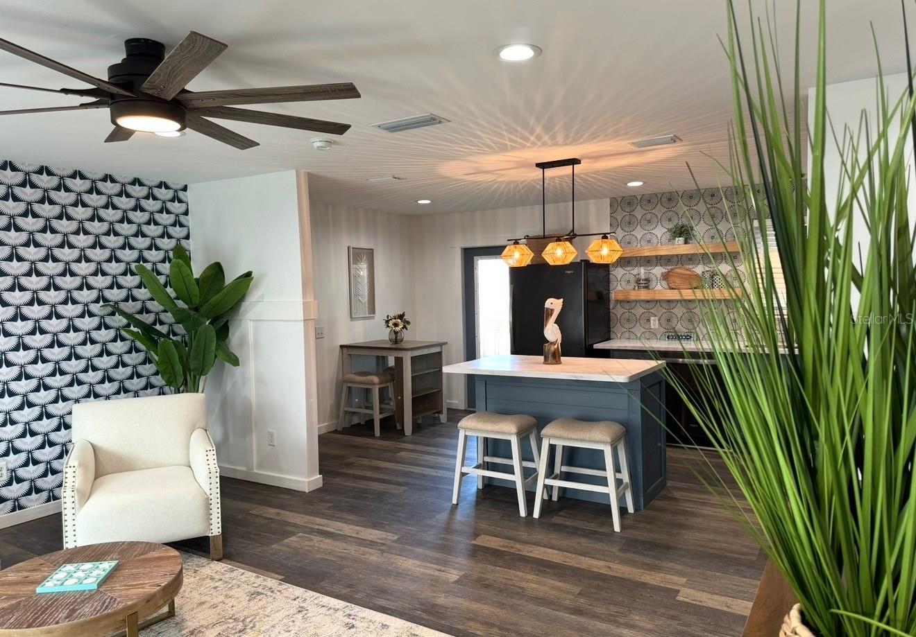 Image 9 of 25 For 924 Division Street