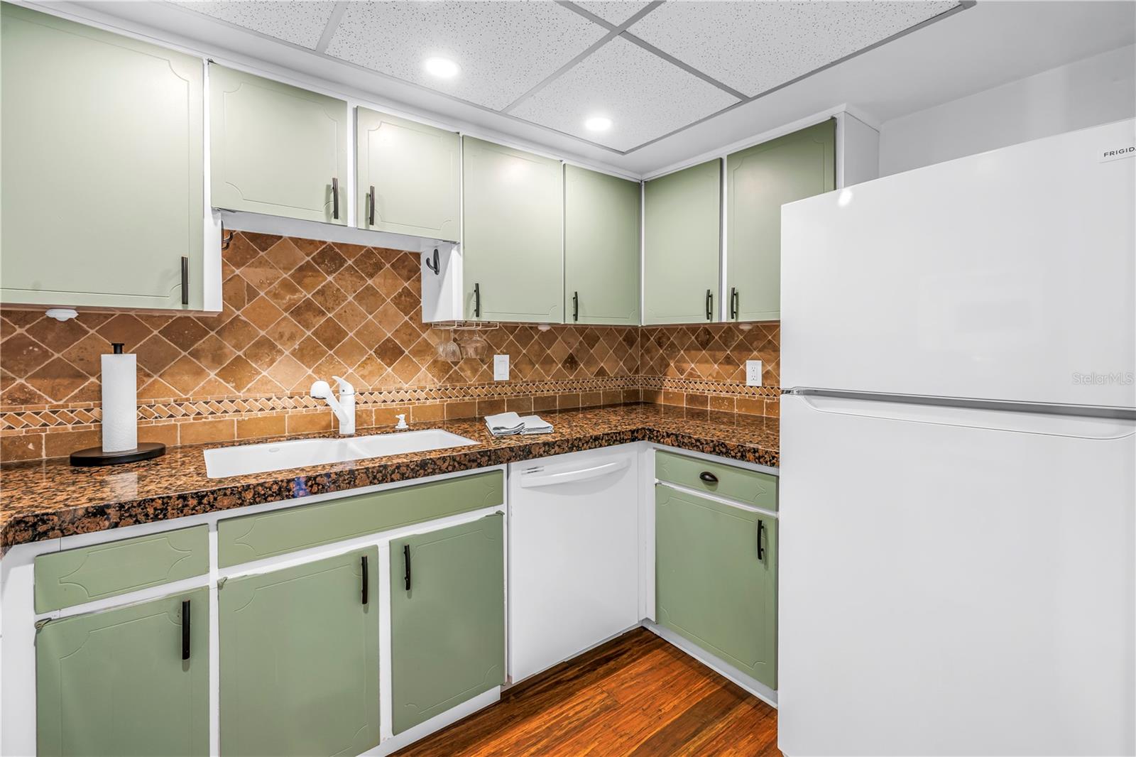 Image 13 of 35 For 6161 Gulf Winds Drive 249