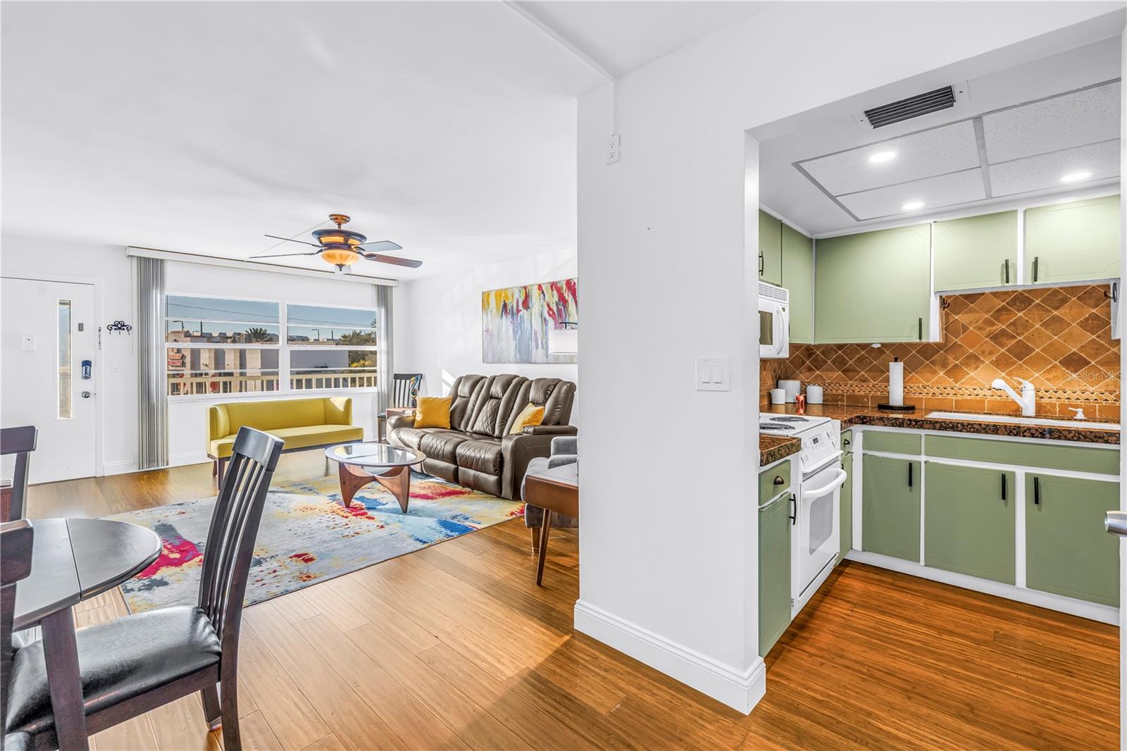 Image 9 of 35 For 6161 Gulf Winds Drive 249