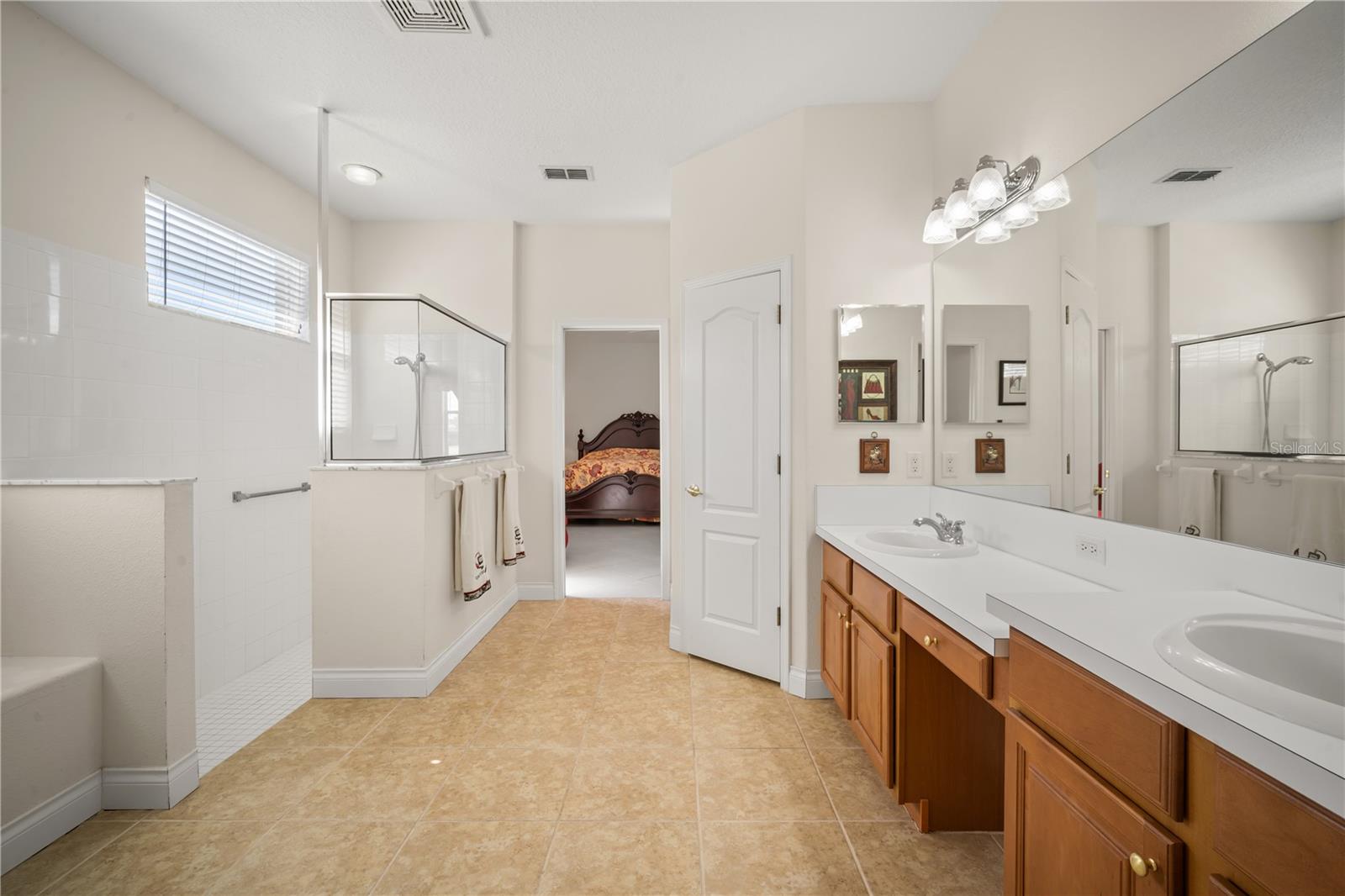 Image 5 of 30 For 1643 Lakestone Drive