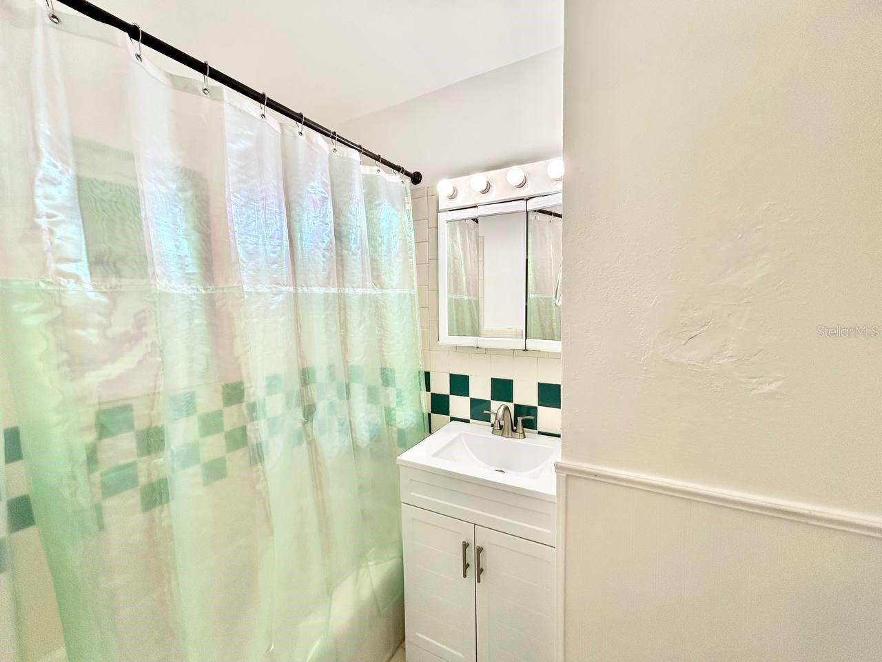 Image 18 of 24 For 5209 10th Avenue S