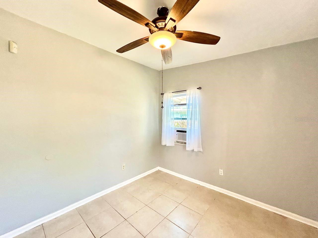 Image 19 of 24 For 5209 10th Avenue S