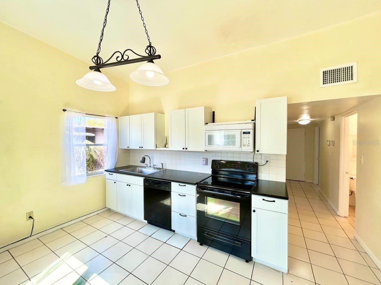 Image 8 of 24 For 5209 10th Avenue S